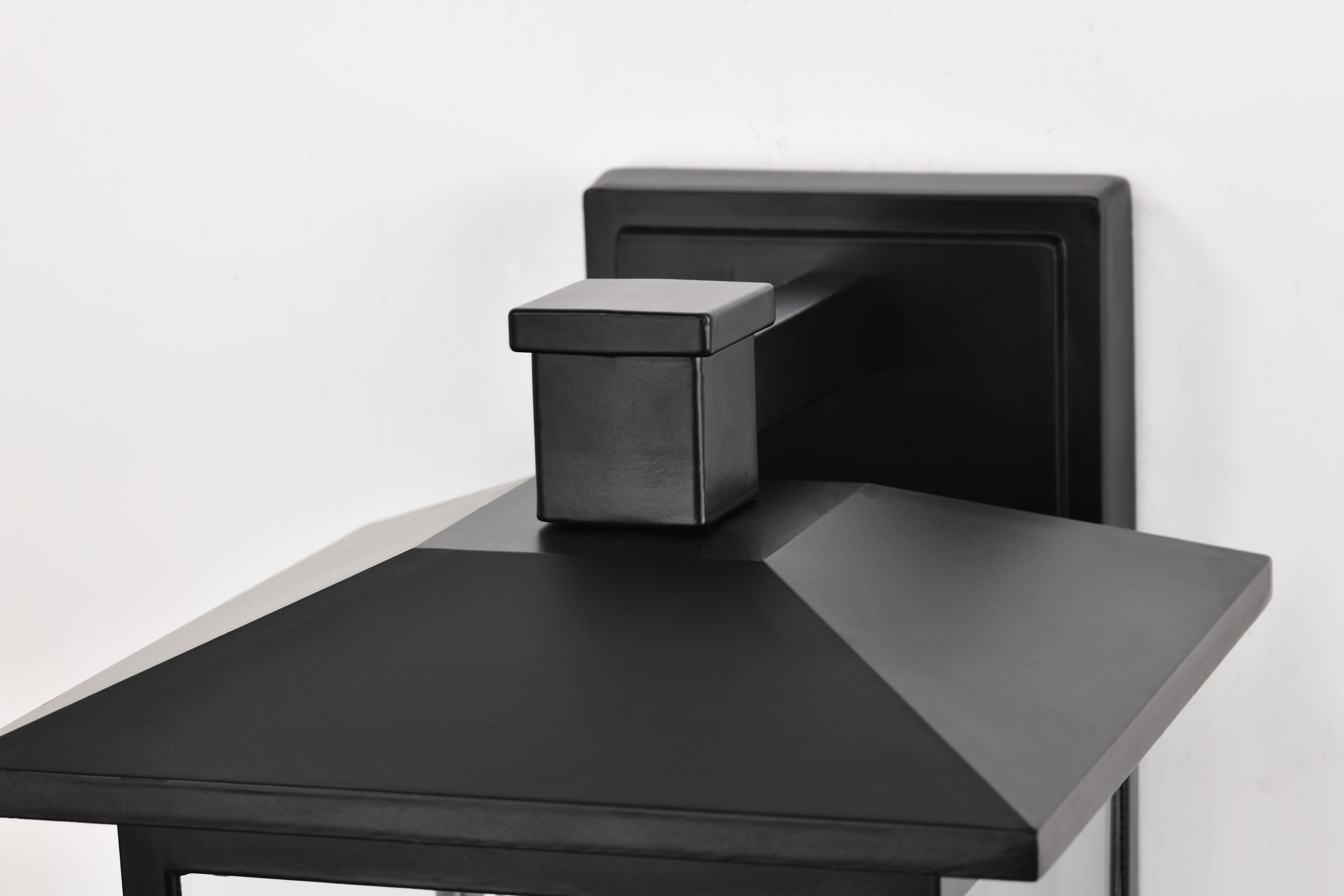 JAMESPORT 3LT OUTDOOR SM WALL - 60-5934