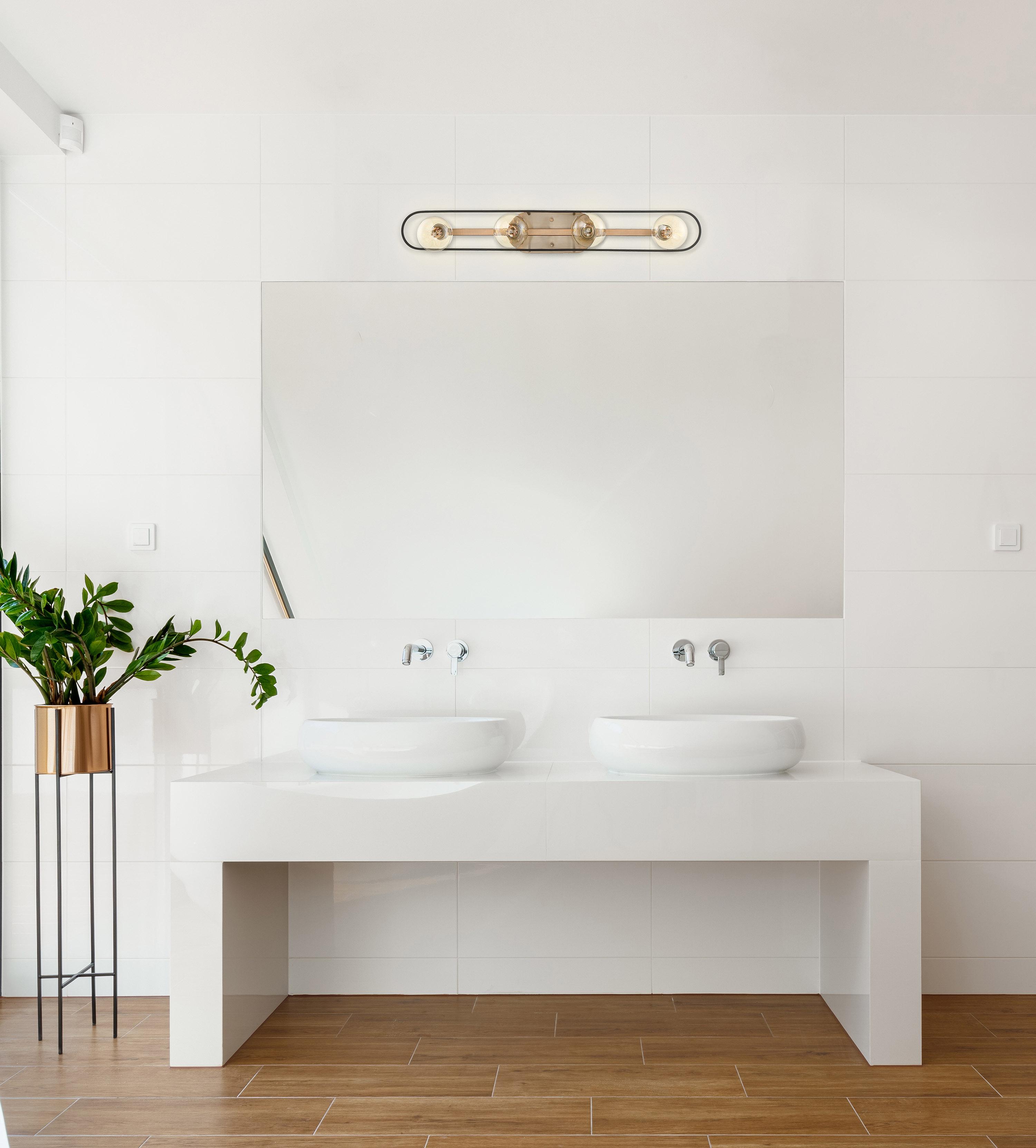 CHASSIS 4 LIGHT VANITY - 60-6654