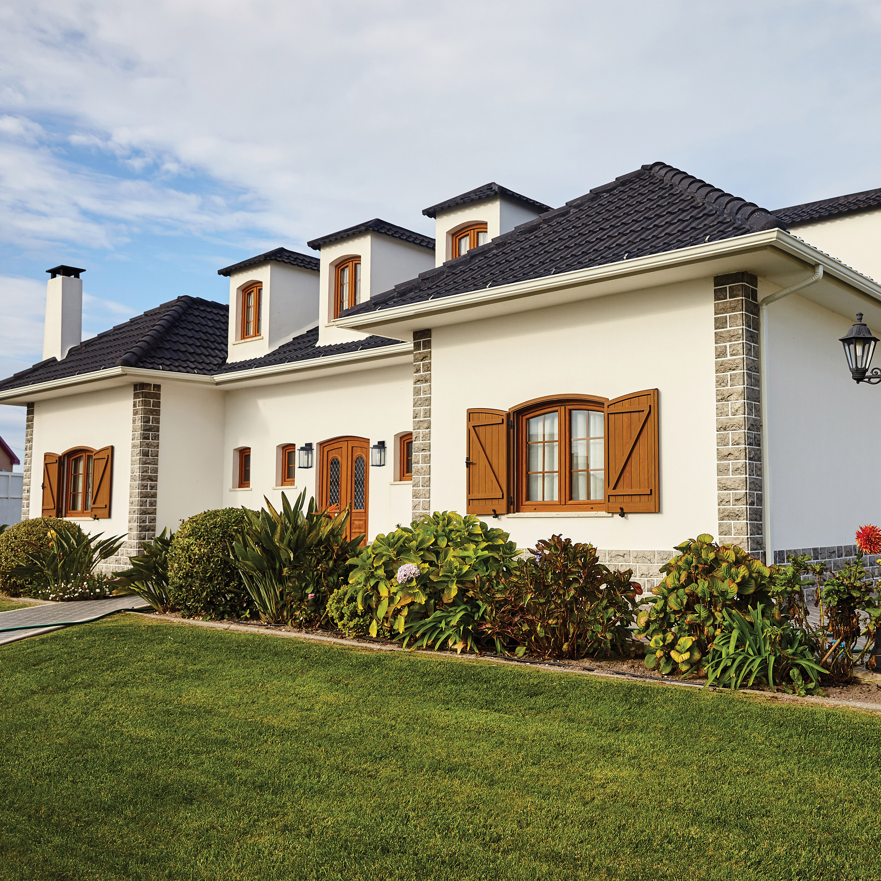 SULLIVAN 1 LT MED WALL LANTERN - 60-7375