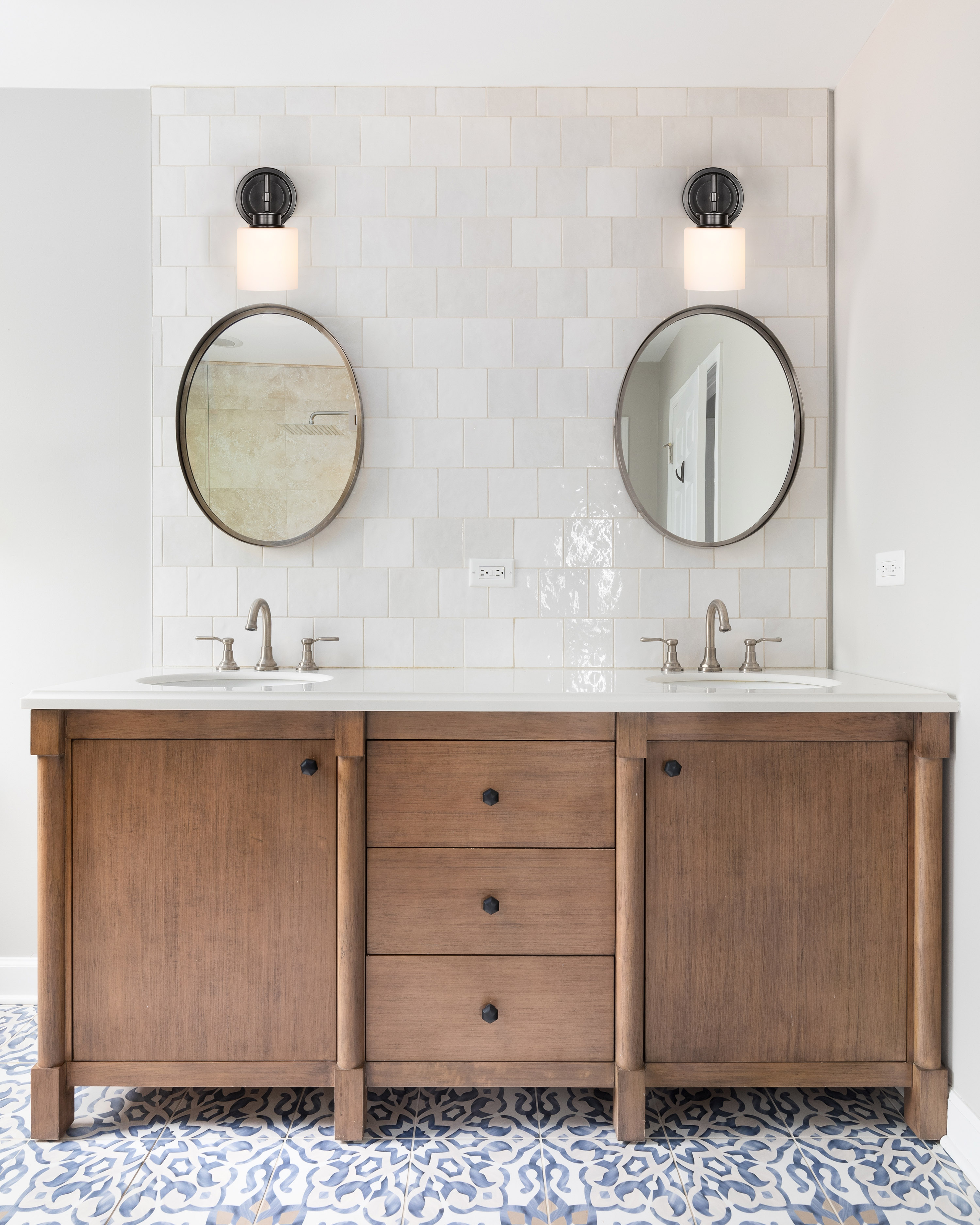 WARREN 1 LIGHT VANITY - 60-8031