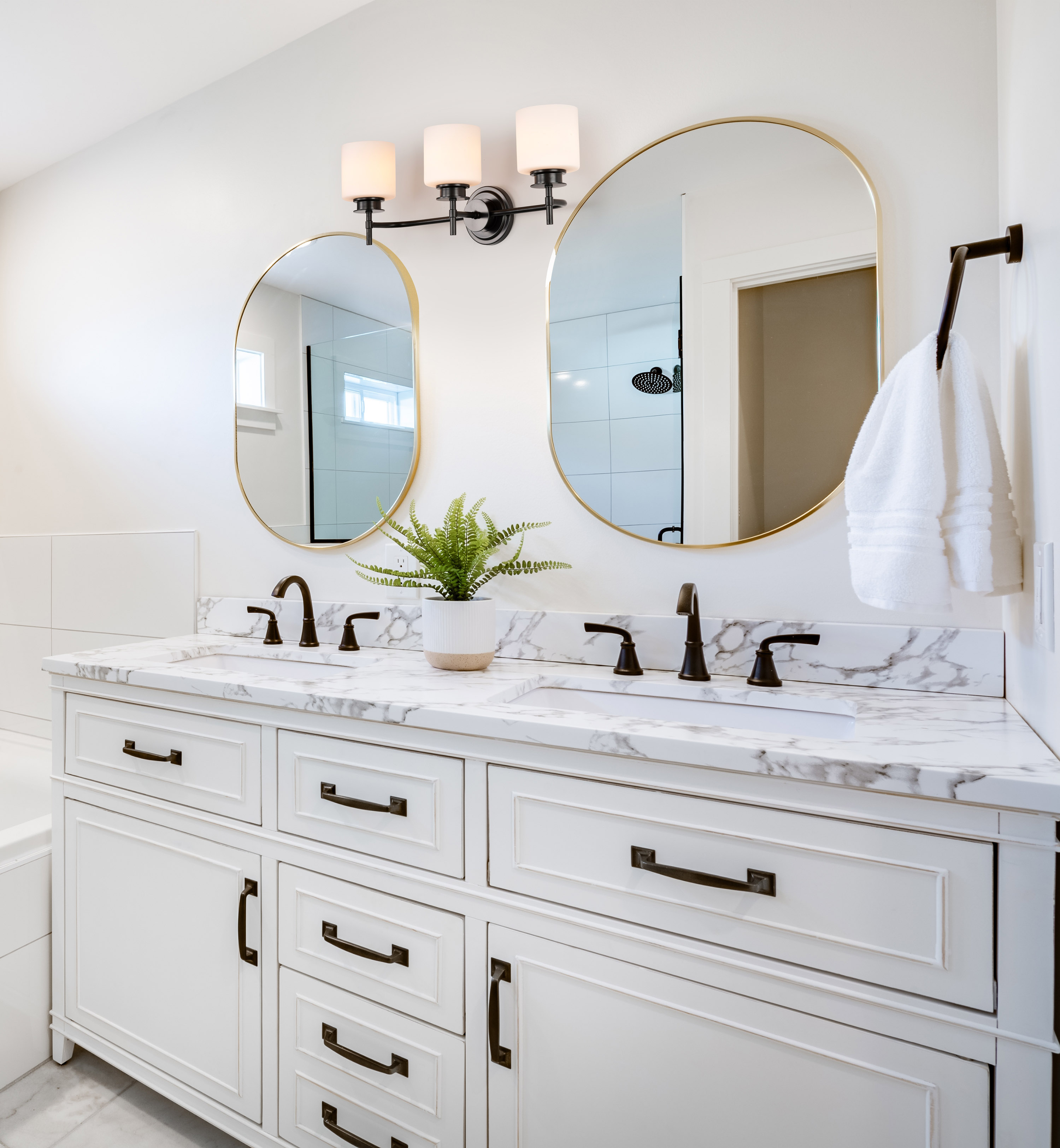 WARREN 3 LIGHT VANITY - 60-8033