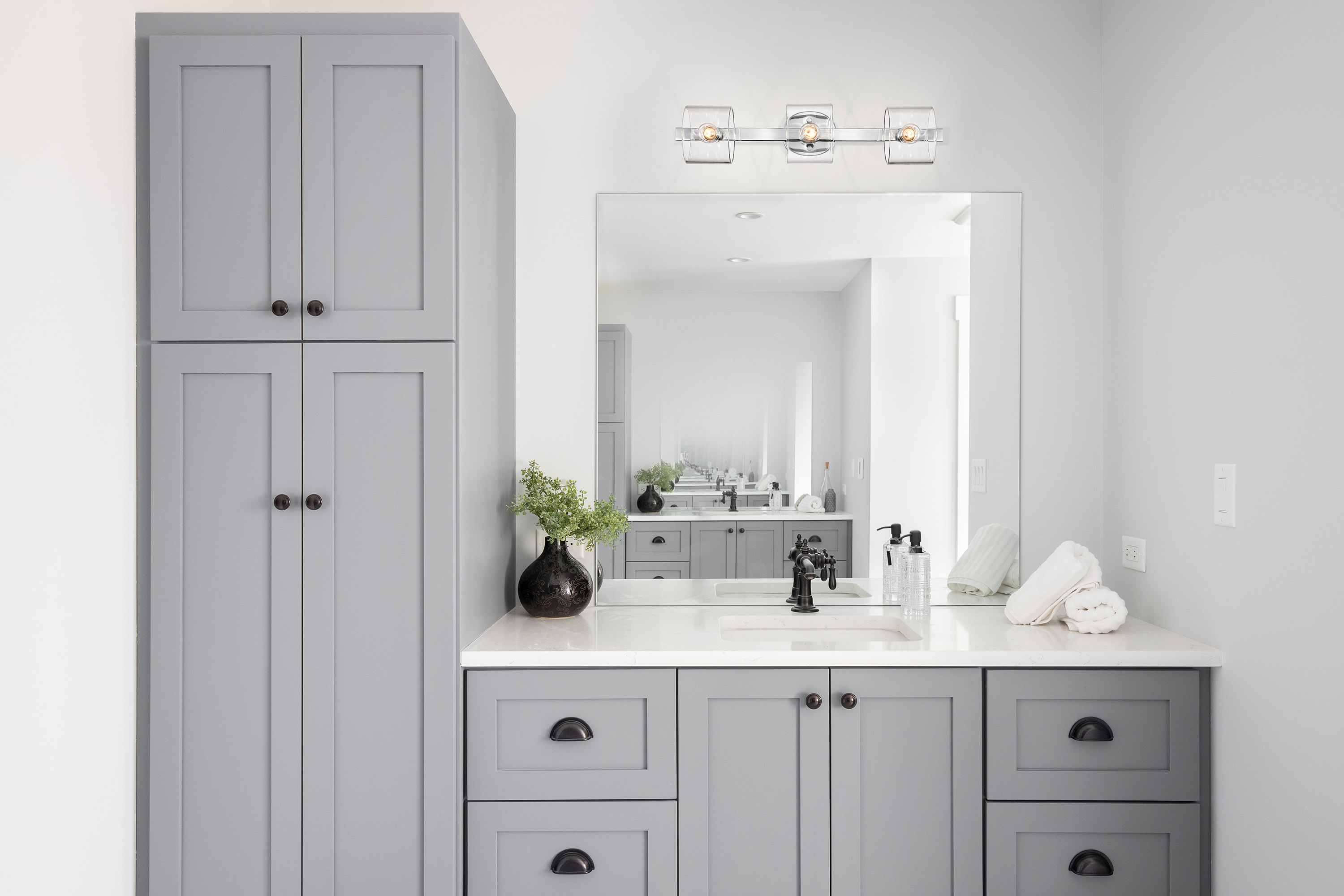 MARLOWE 3 LIGHT VANITY - 60-8073