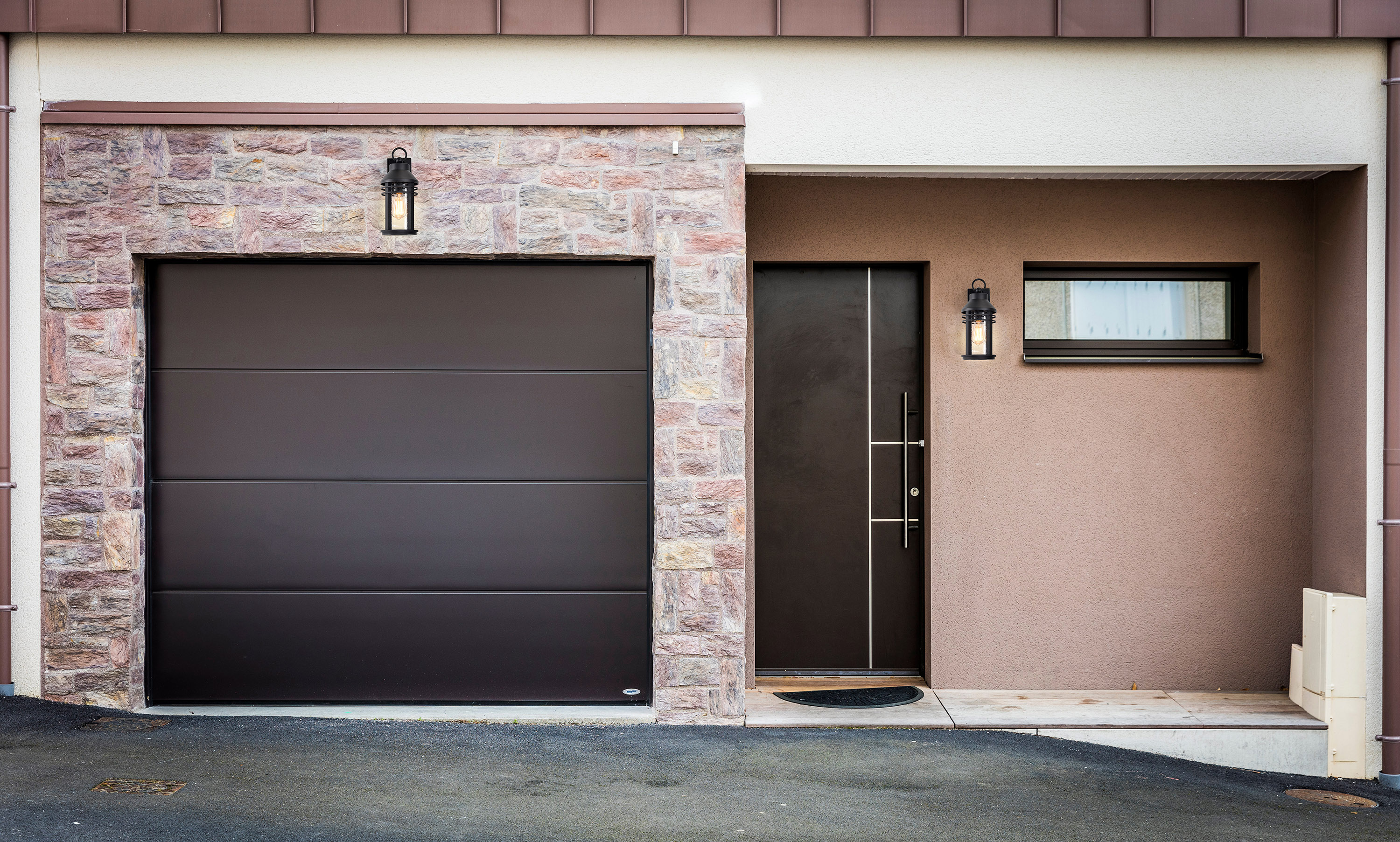 WILTON 1 LIGHT MD WALL LANTERN - 60-8102