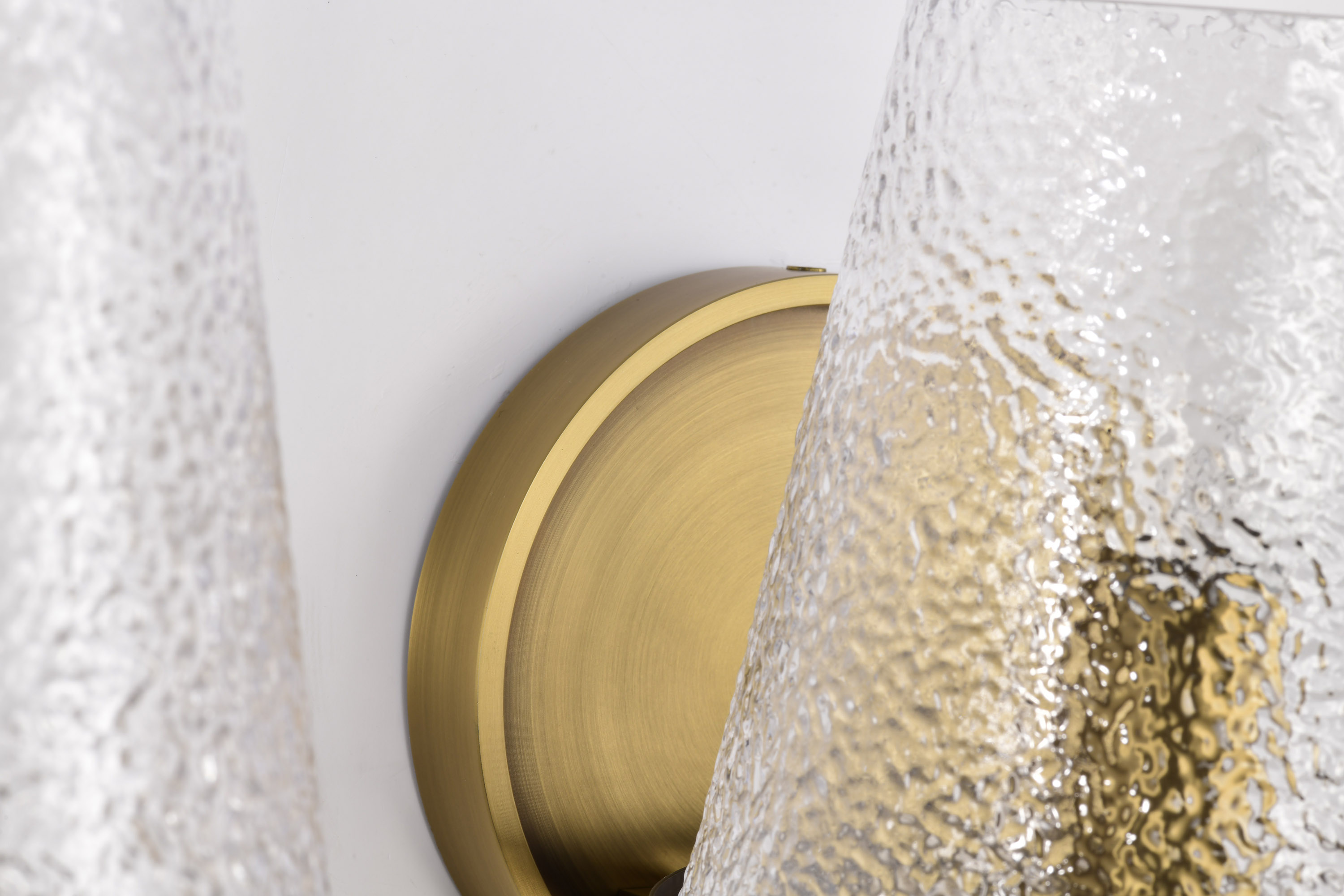 VALENTINE 3 LIGHT VANTIY - 60-8263