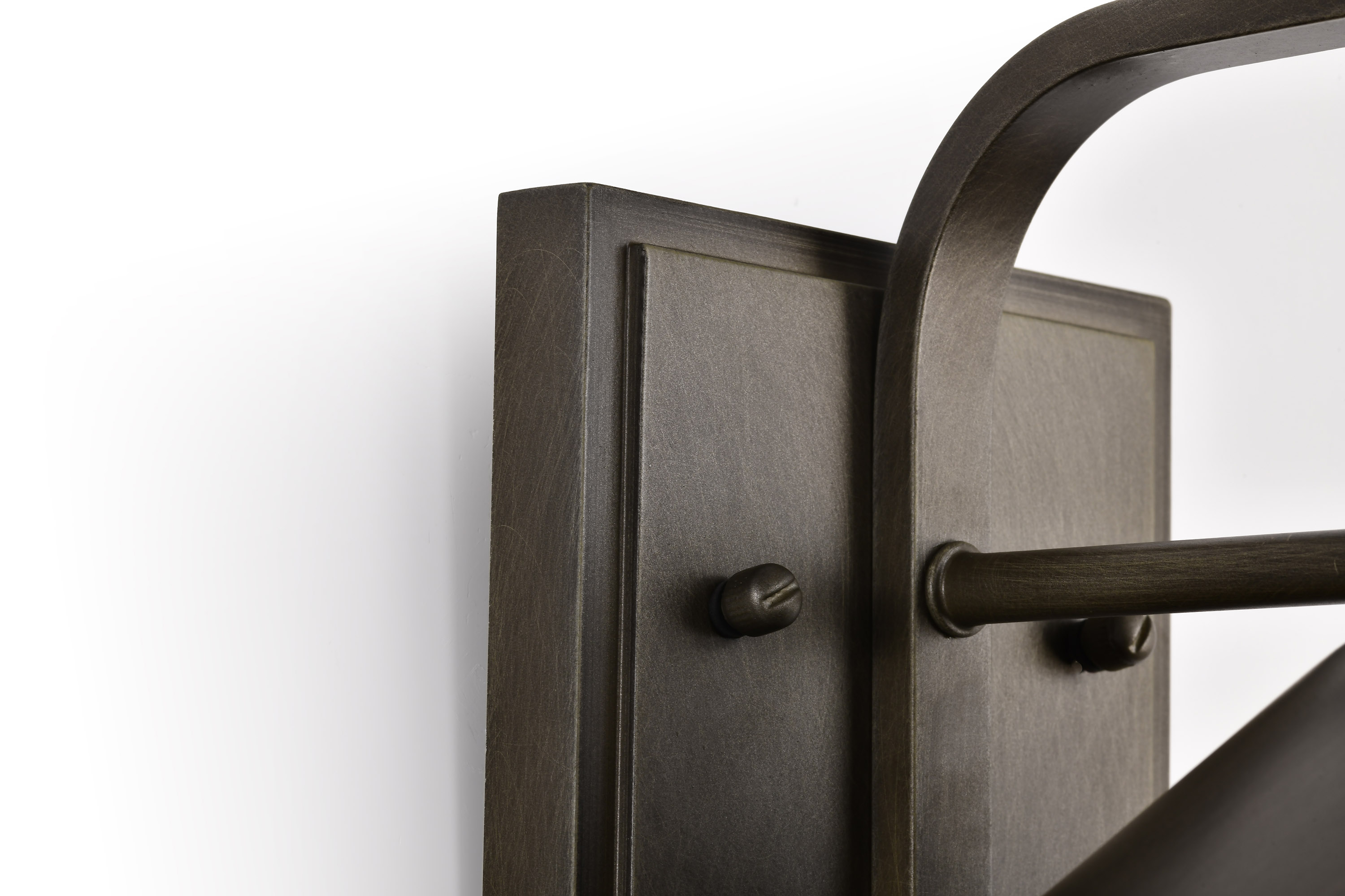 RIDGE MED OUTDOOR LANTERN BRZ - 60-8531