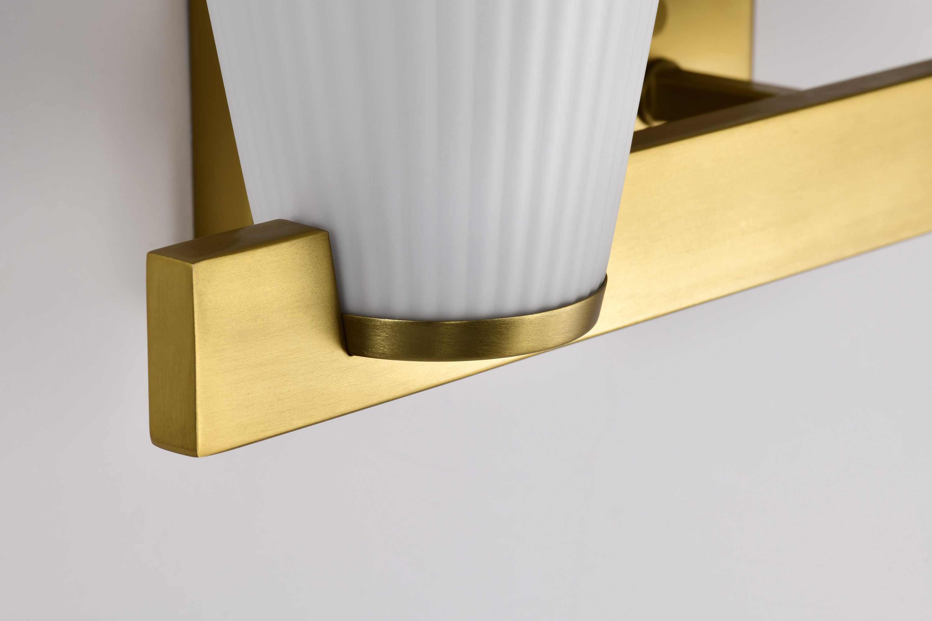 ROYALE 2 LIGHT VANITY - 60-8722