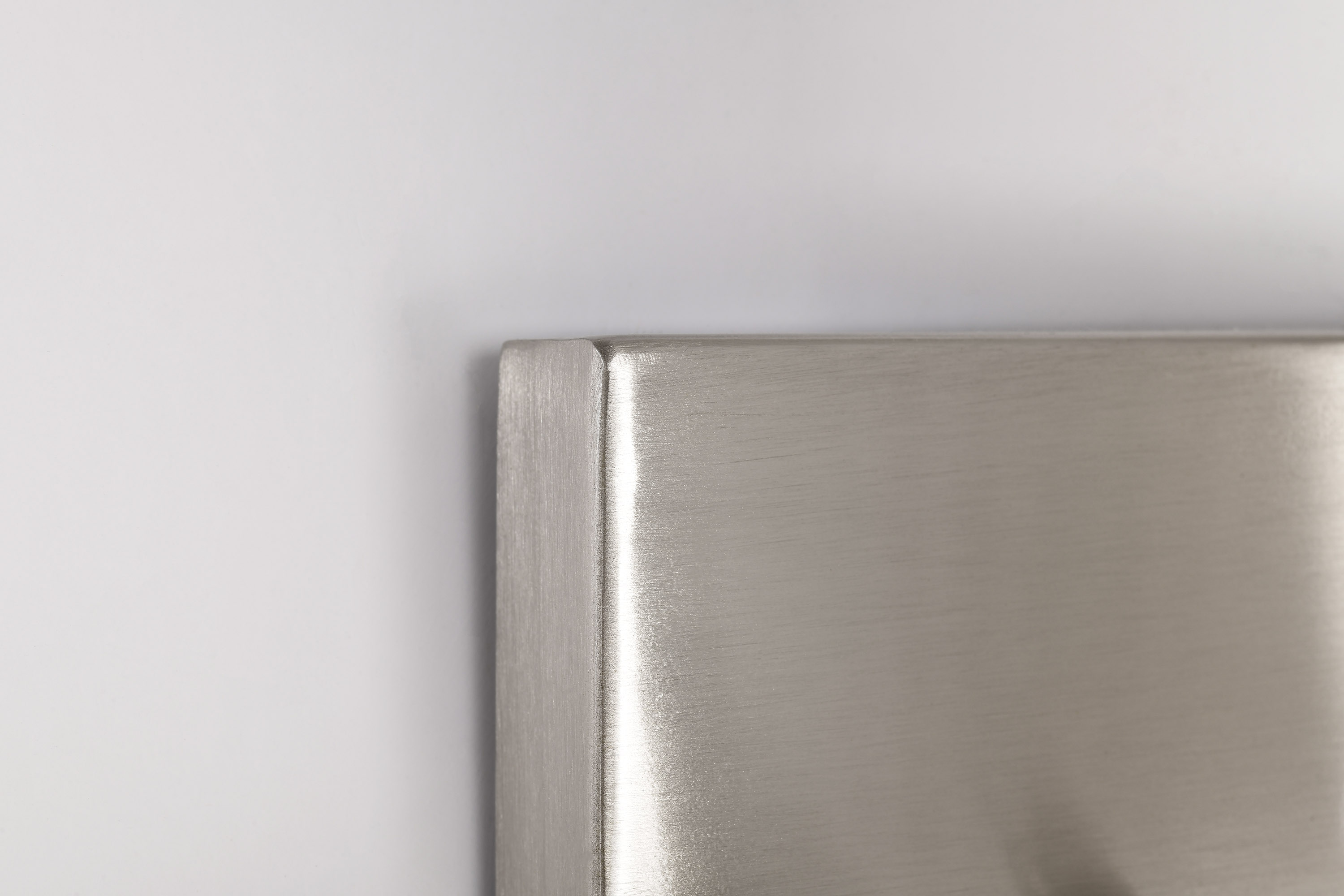 ROYALE 3 LIGHT VANITY - 60-8733