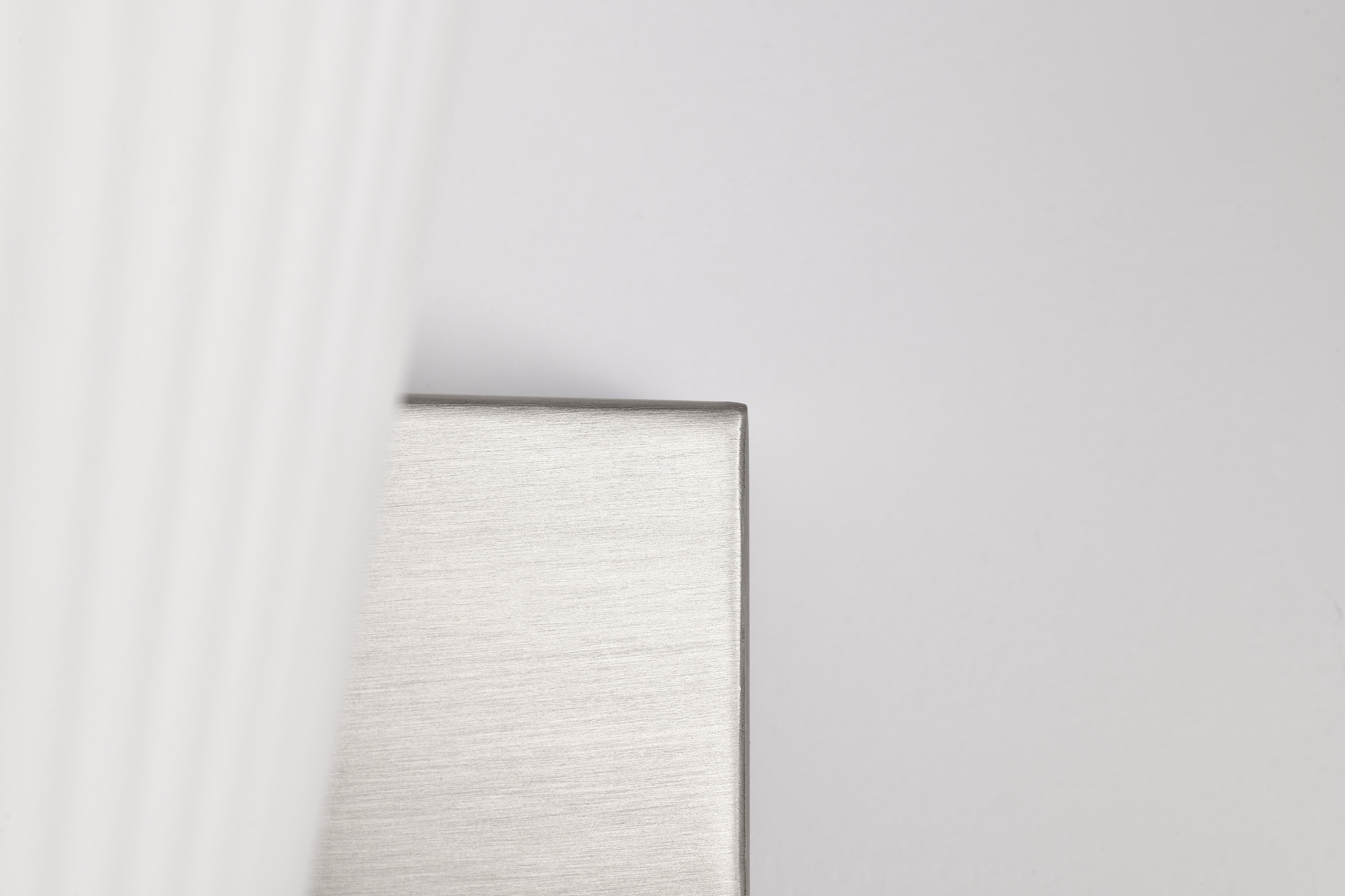 ROYALE 3 LIGHT VANITY - 60-8733