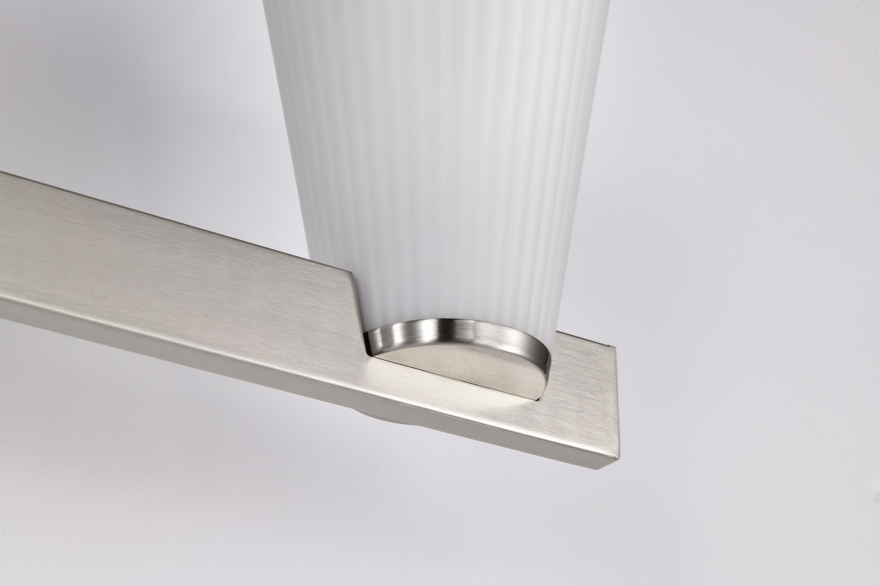 ROYALE 3 LIGHT VANITY - 60-8733