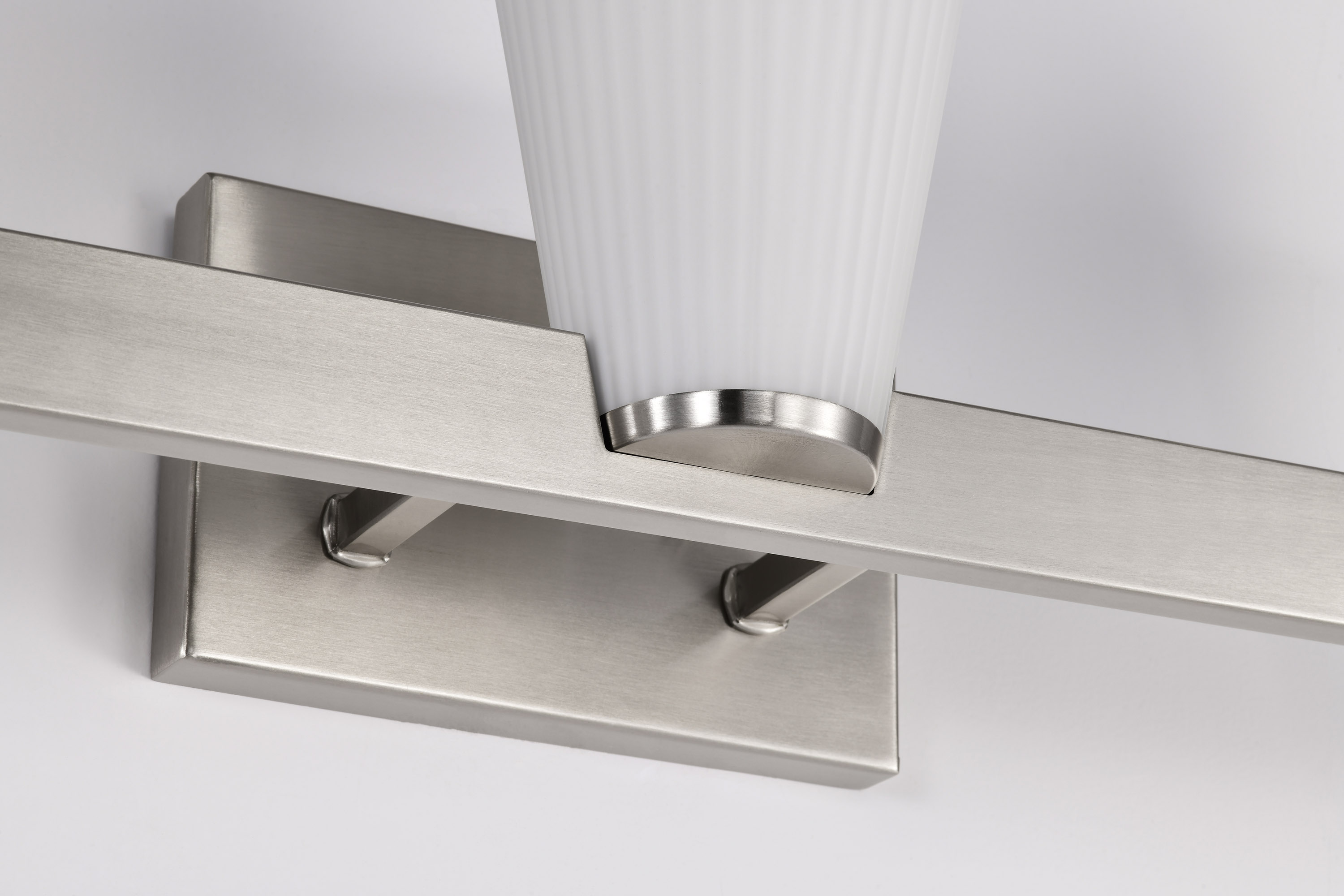 ROYALE 3 LIGHT VANITY - 60-8733