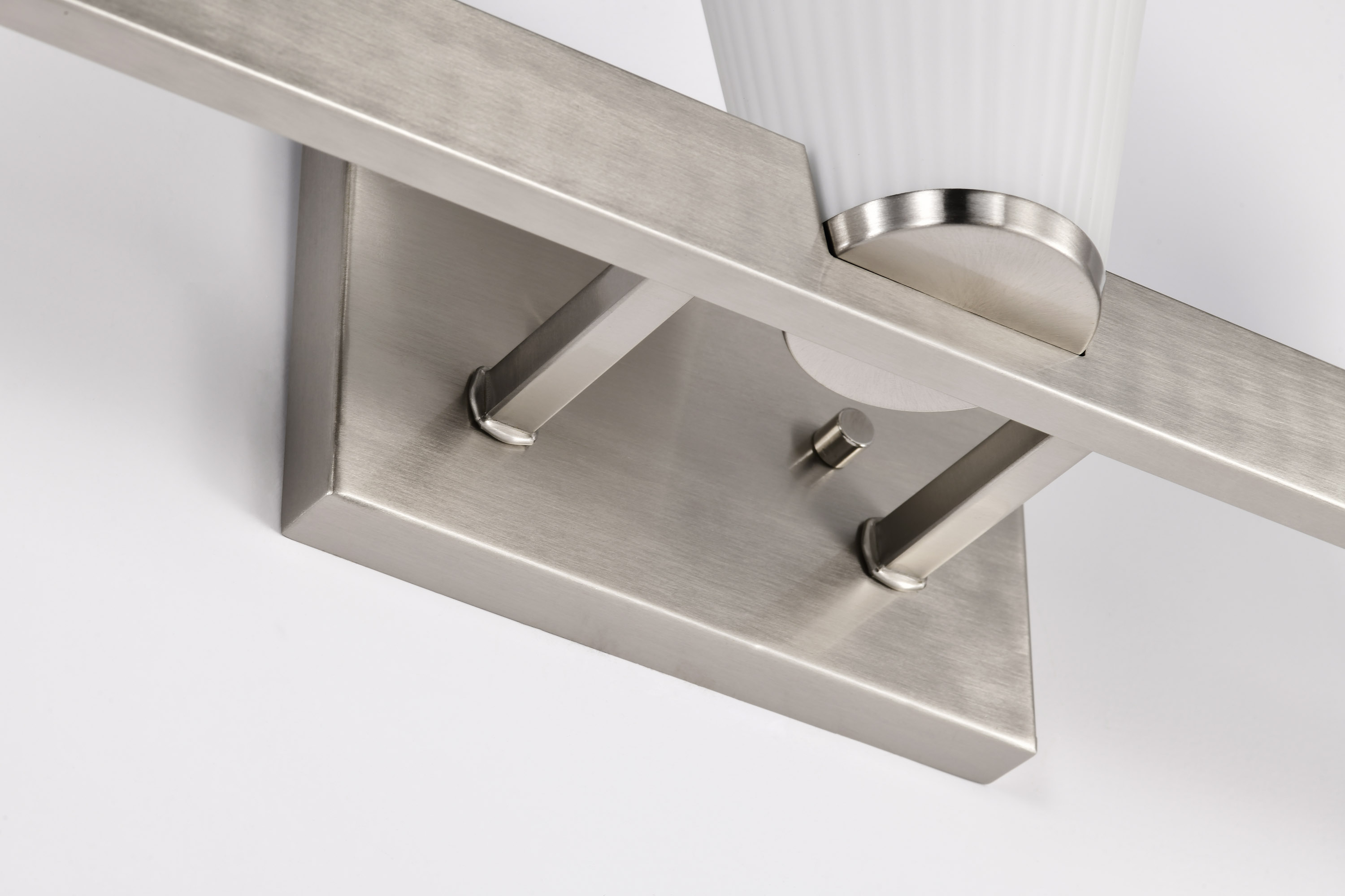 ROYALE 3 LIGHT VANITY - 60-8733