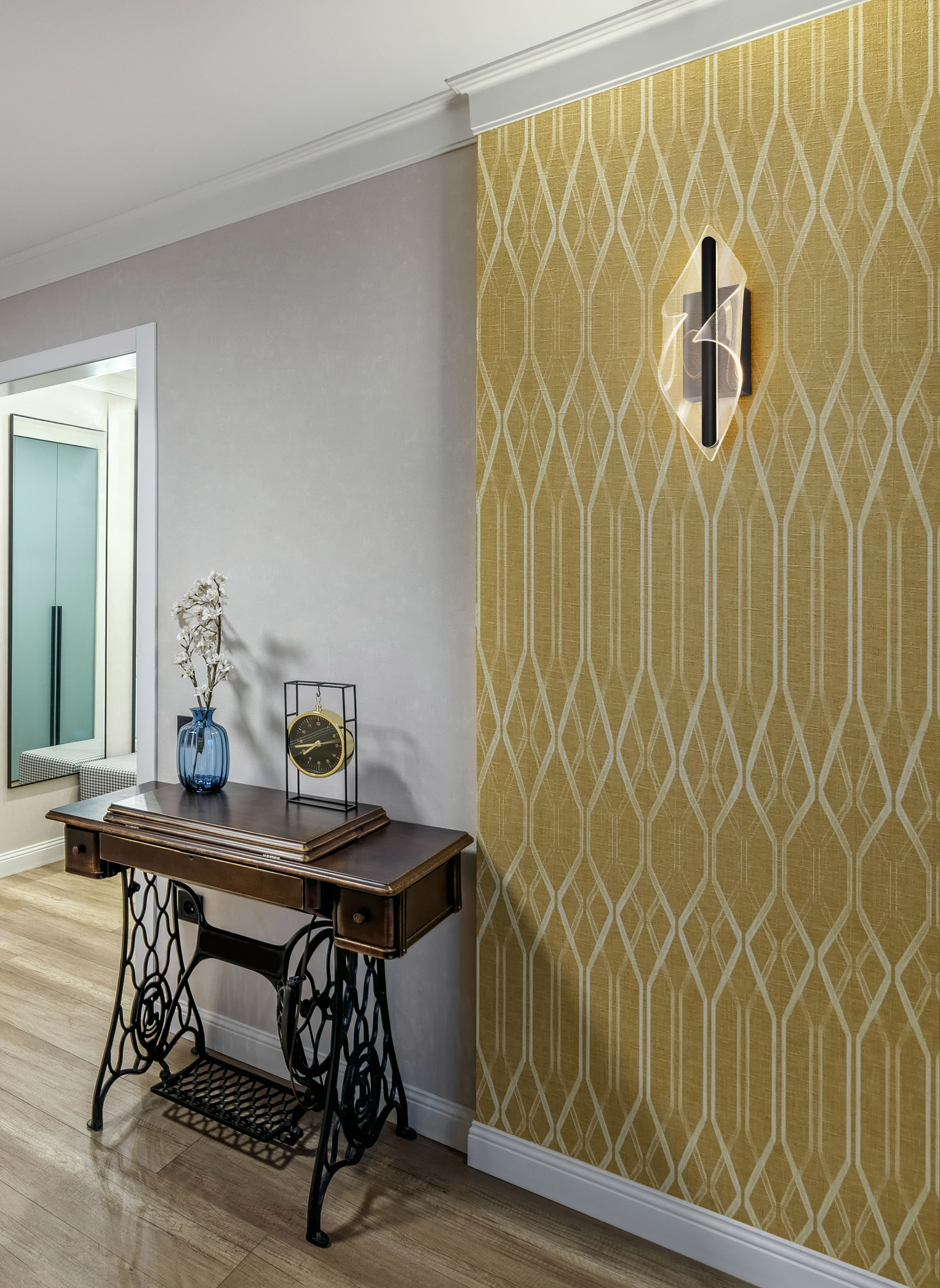 GENEVA 18" LED SM WALL SCONCE - 62-2021