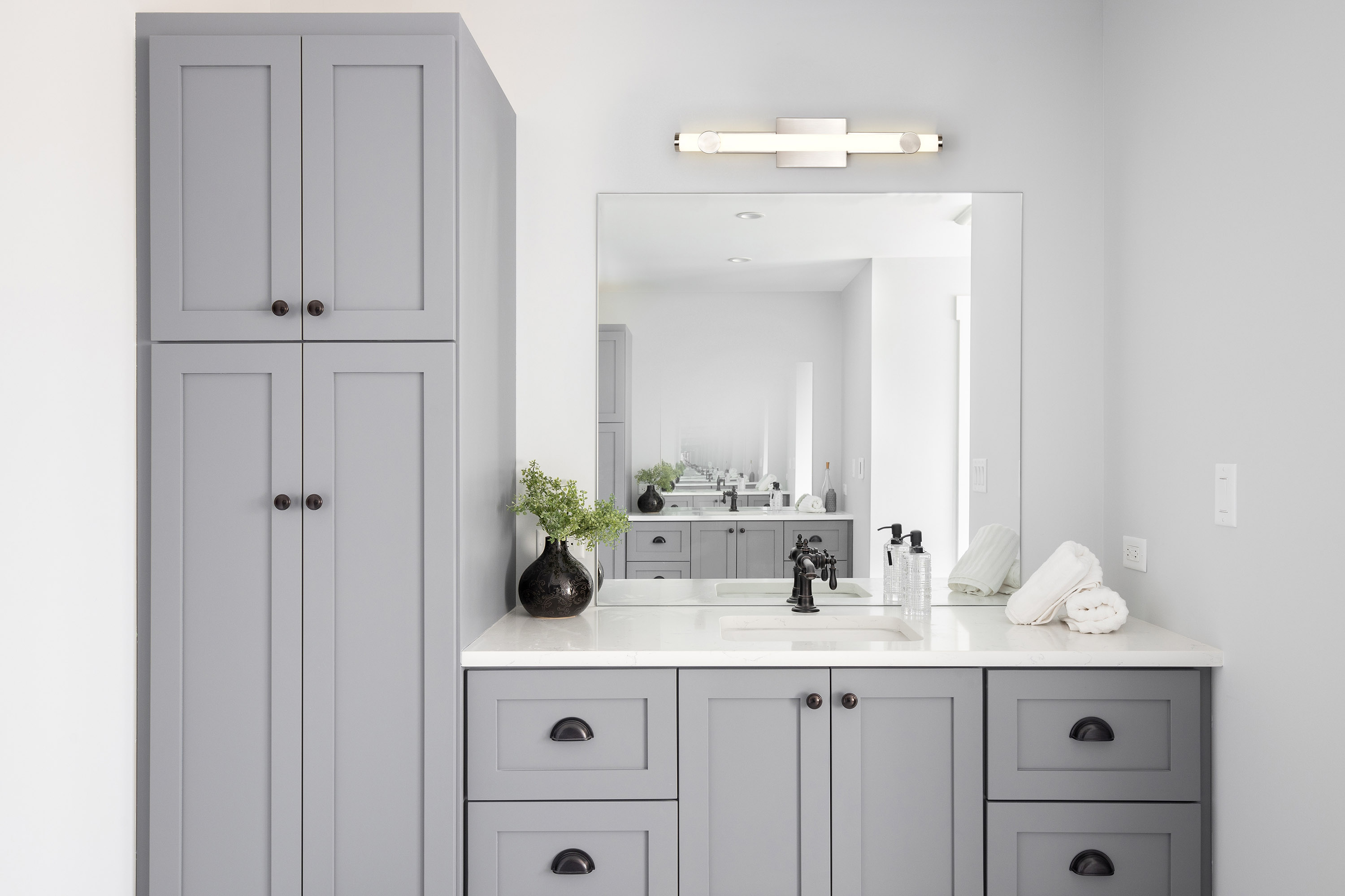 BOWMAN 24" LED VANITY - 62-2212