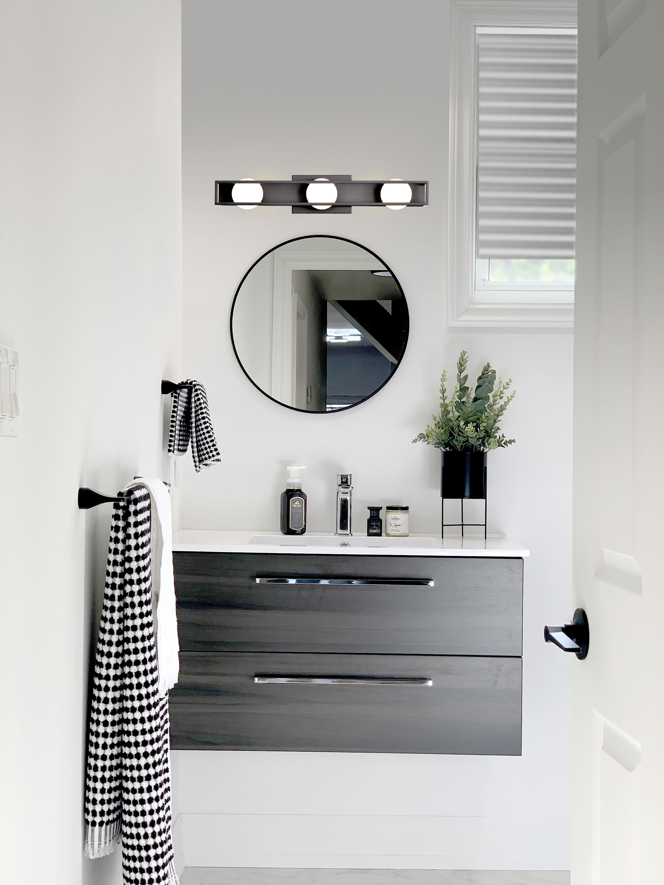 JENKINS 24" LED 3 LIGHT VANITY - 62-2243