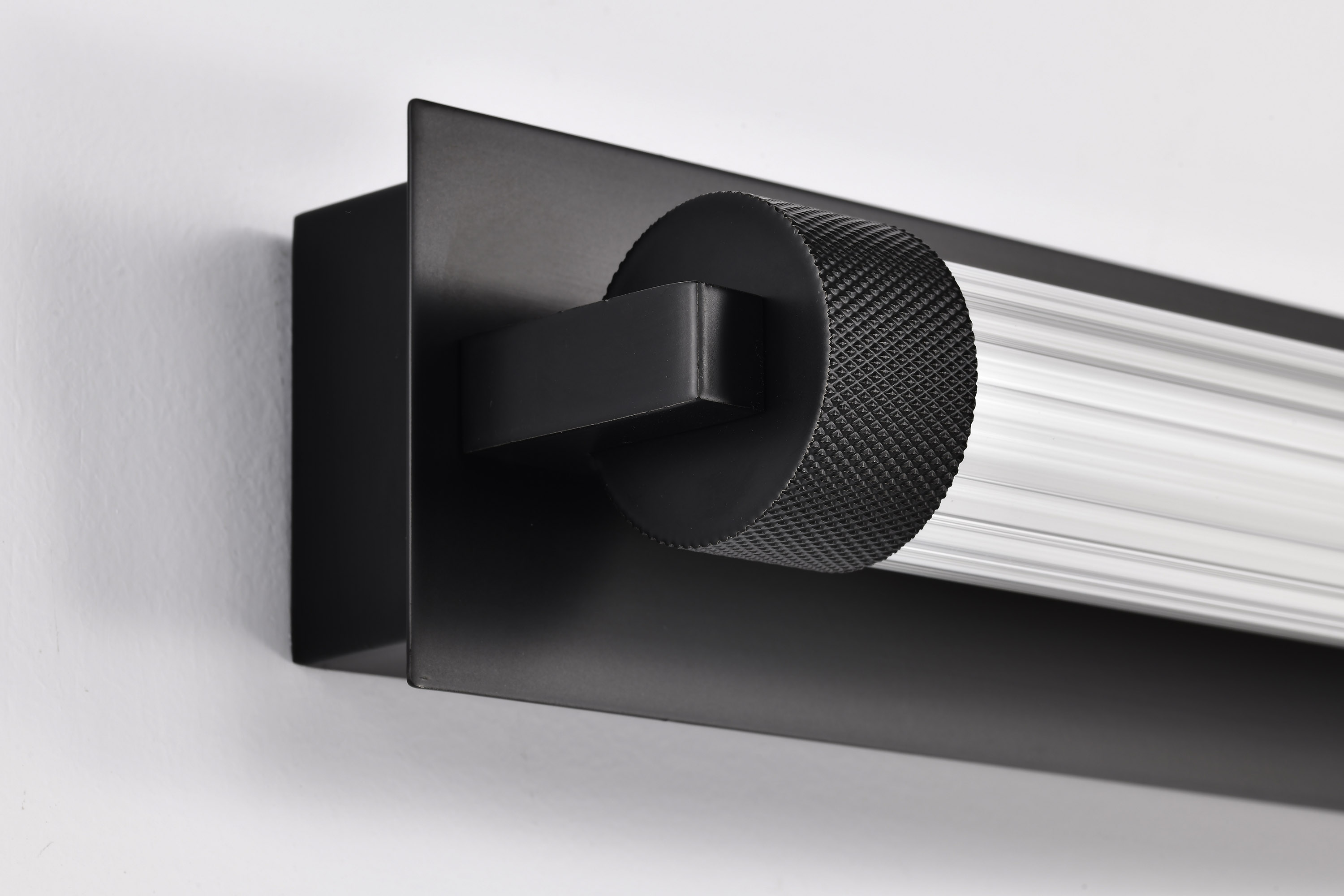 LARISSA 32" LED VANITY 3000K - 62-2390