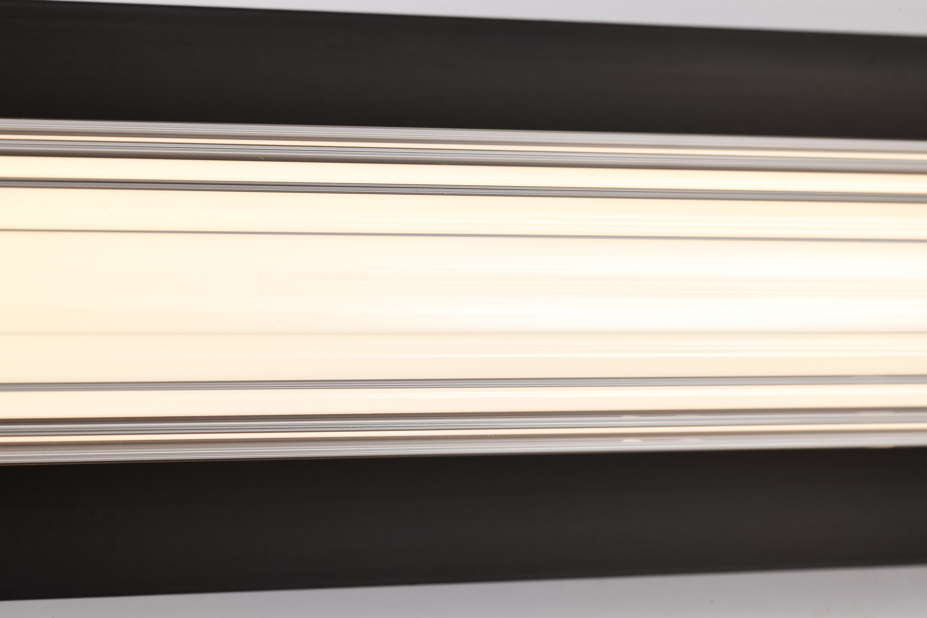 LARISSA 32" LED VANITY 3000K - 62-2390