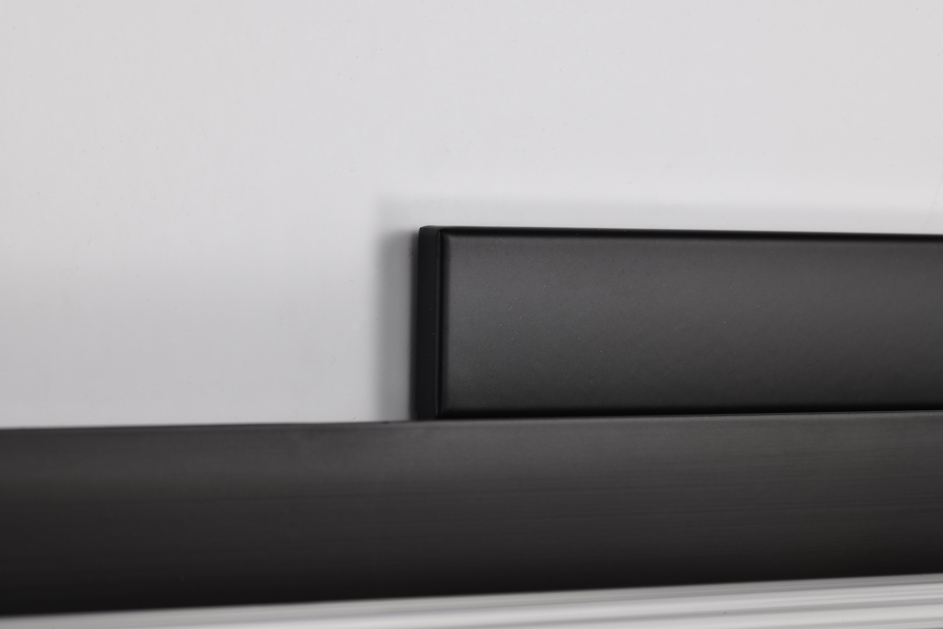 LARISSA 32" LED VANITY 3000K - 62-2390