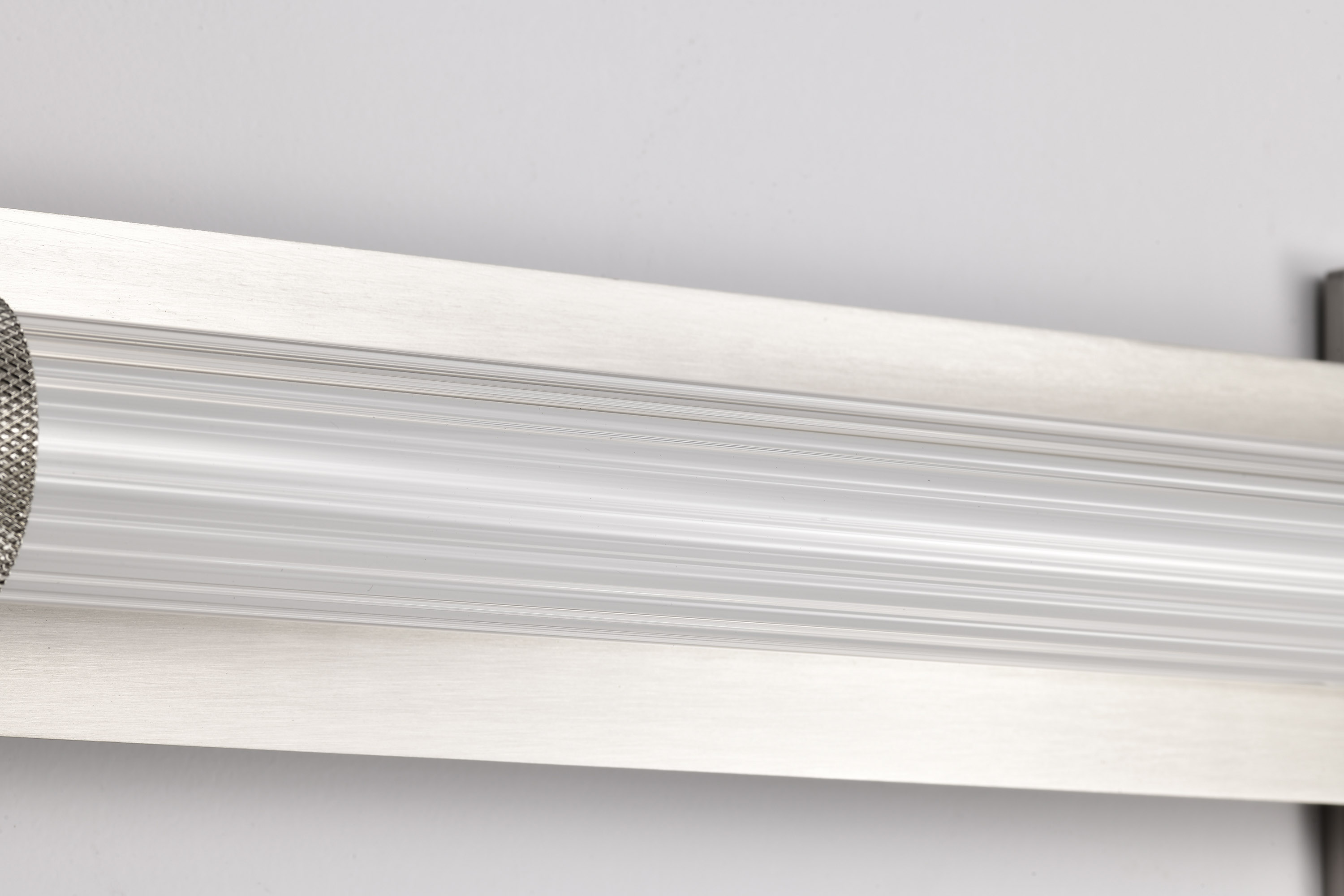 LARISSA 32" LED VANITY 3000K - 62-2391