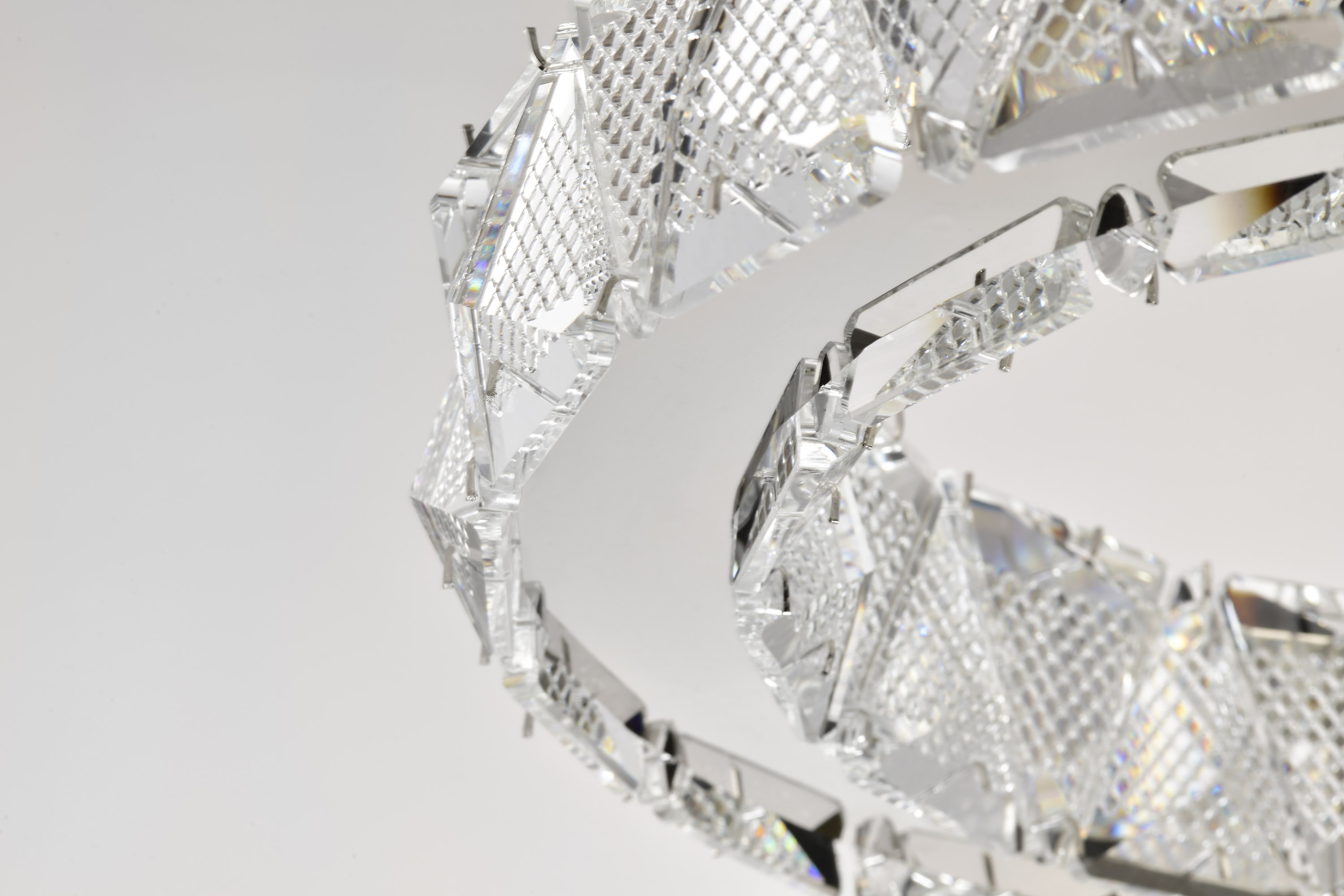 ASHER 15" ROUND CRYSTAL PENDAN - 62-2441