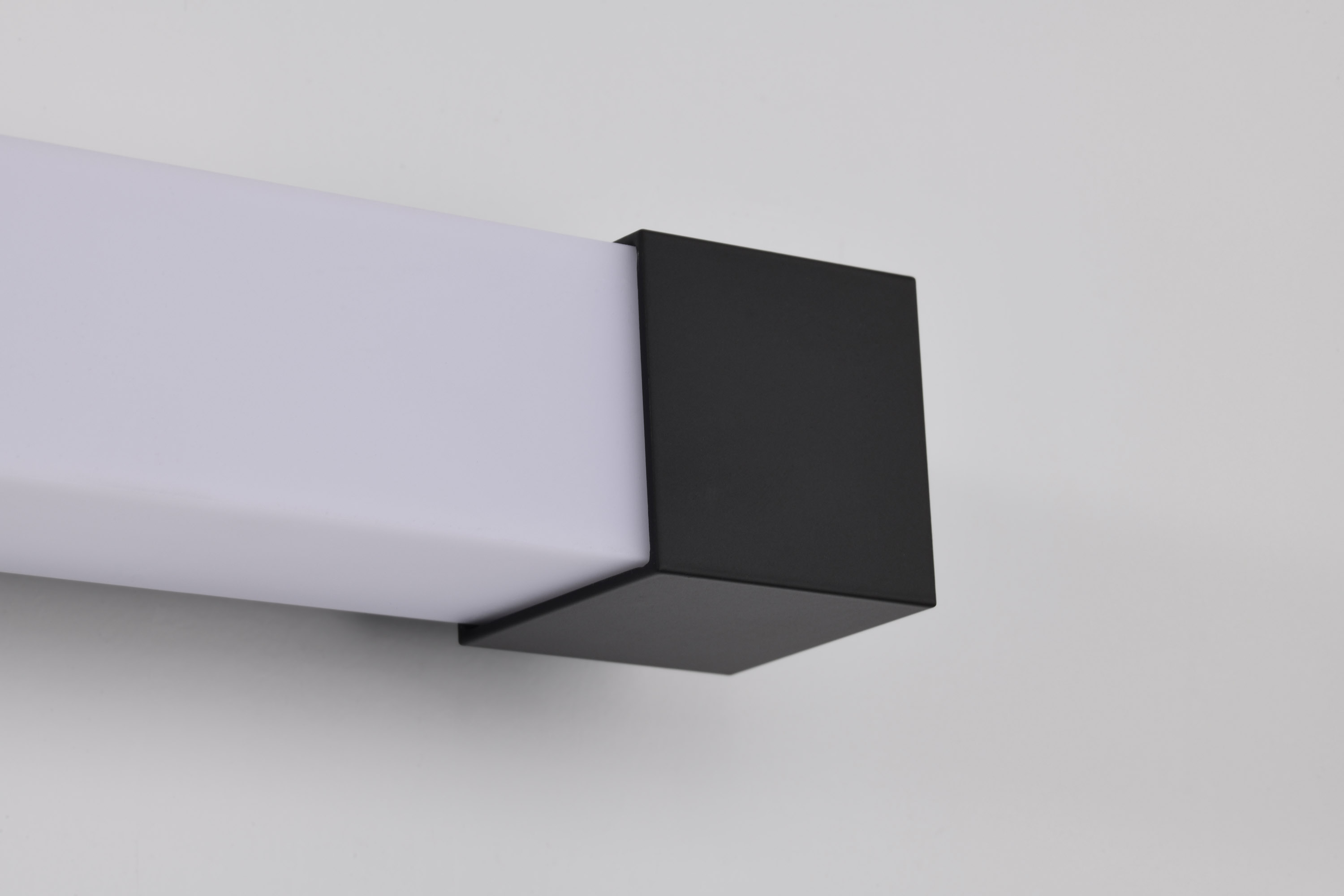 BRIGHTWYN 24" LED VANITY - 62-2621