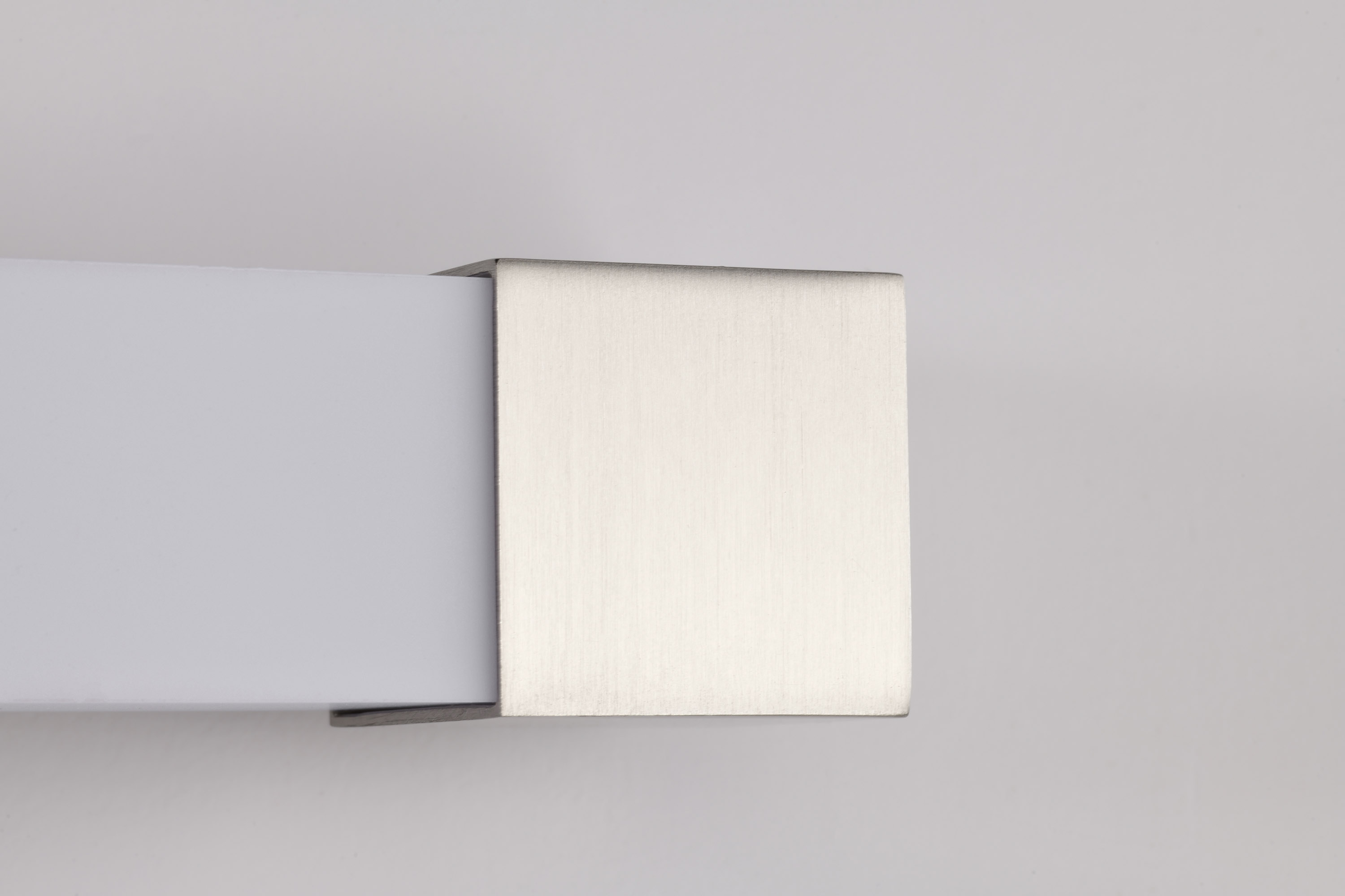 BRIGHTWYN 16" LED VANITY - 62-2640