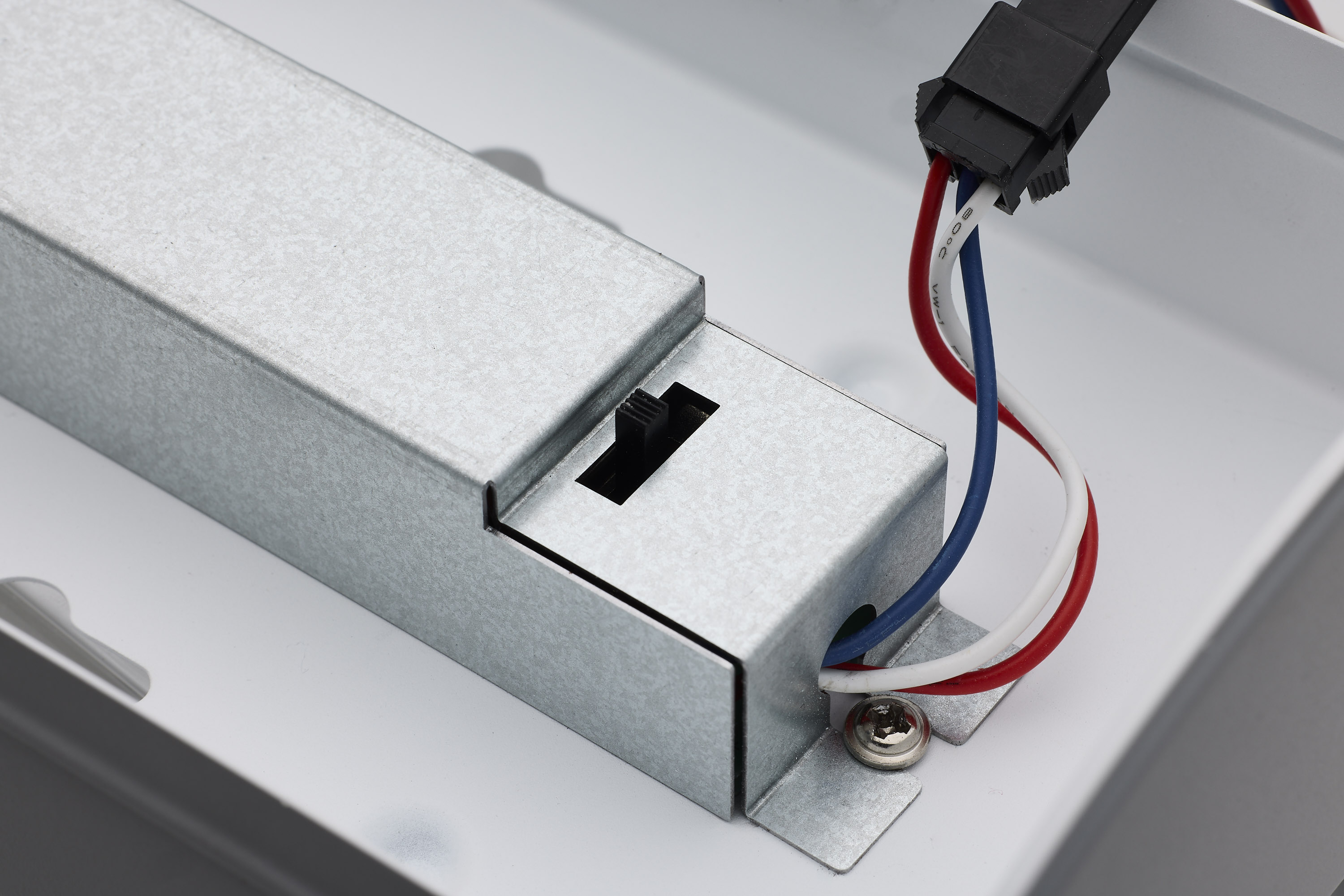 LED 18" WRAP WITH DUAL GFCIS - 62-700