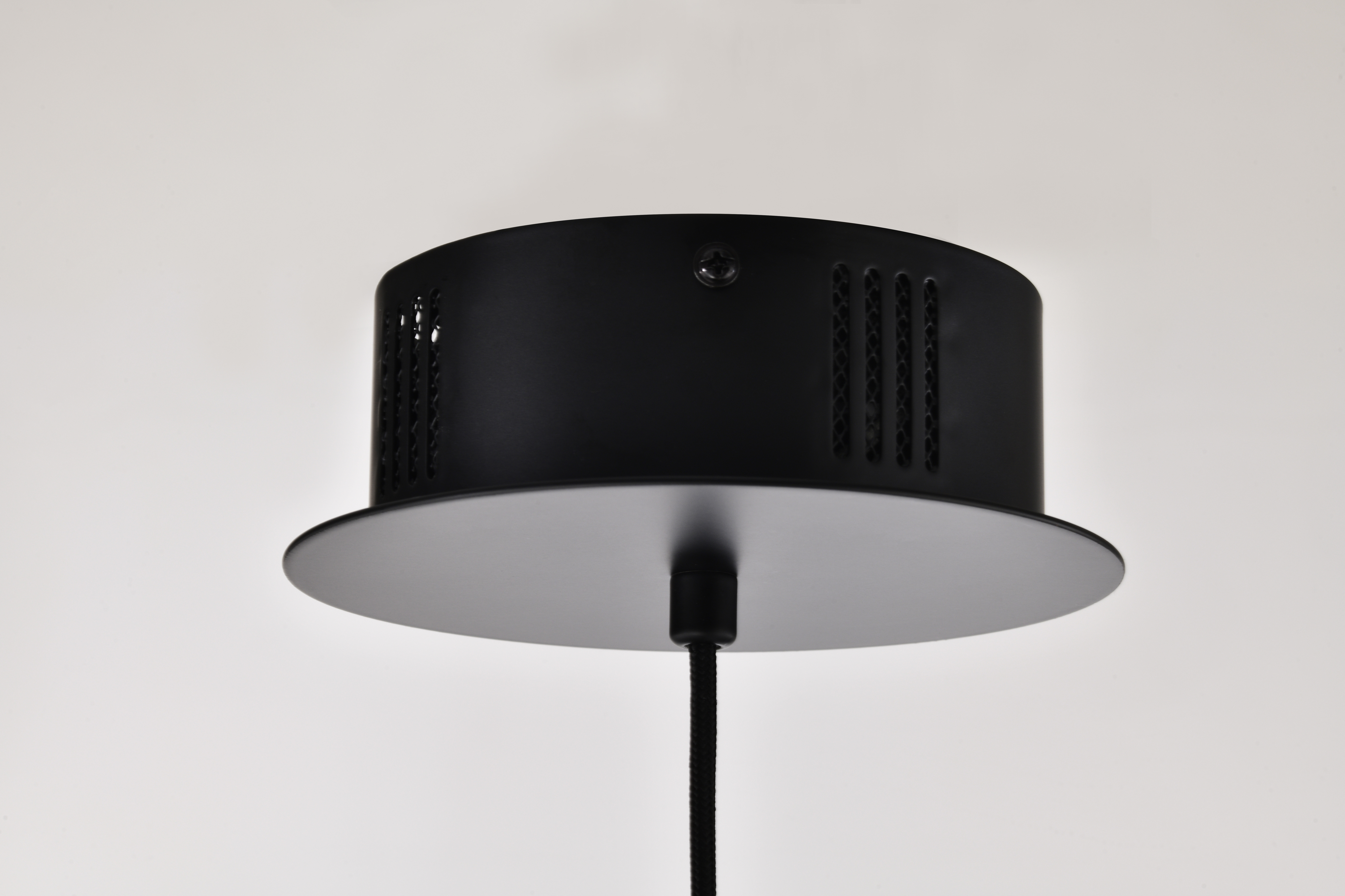 SILHOUETTE LRG PENDANT - 62-8022