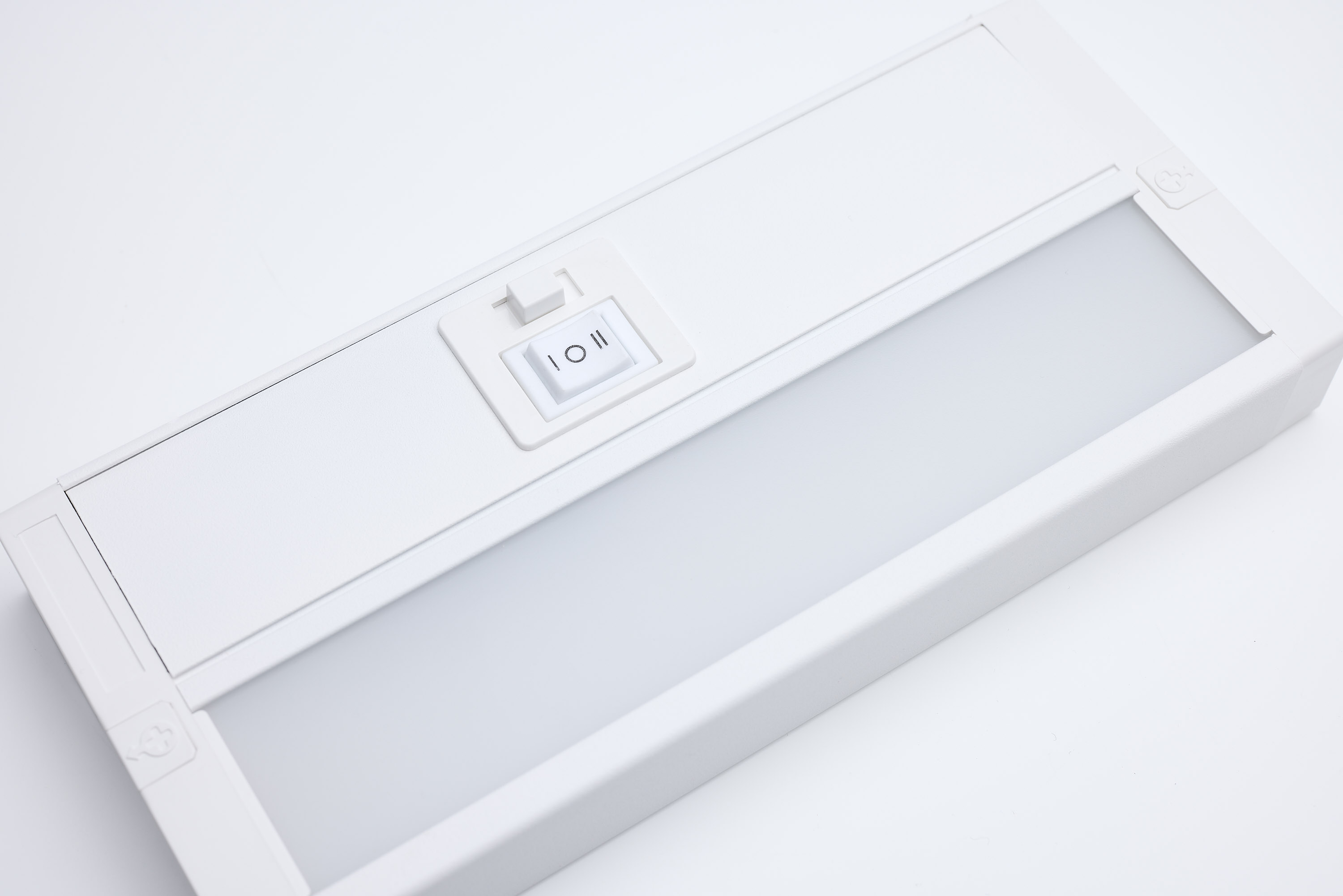 UNDER CAB LED SCCT 8" - WH - 63-500