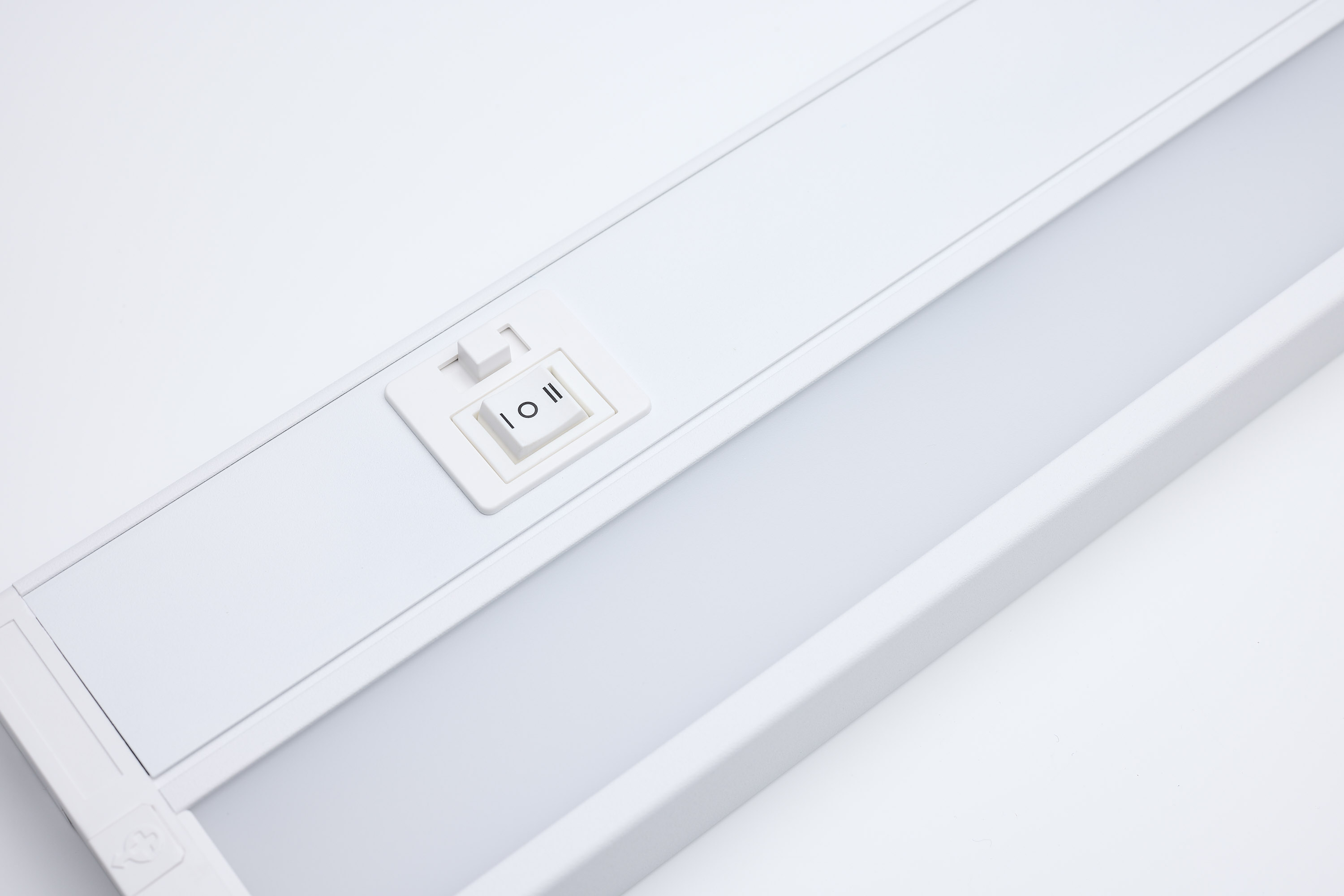 UNDER CAB LED SCCT 22" - WH - 63-503