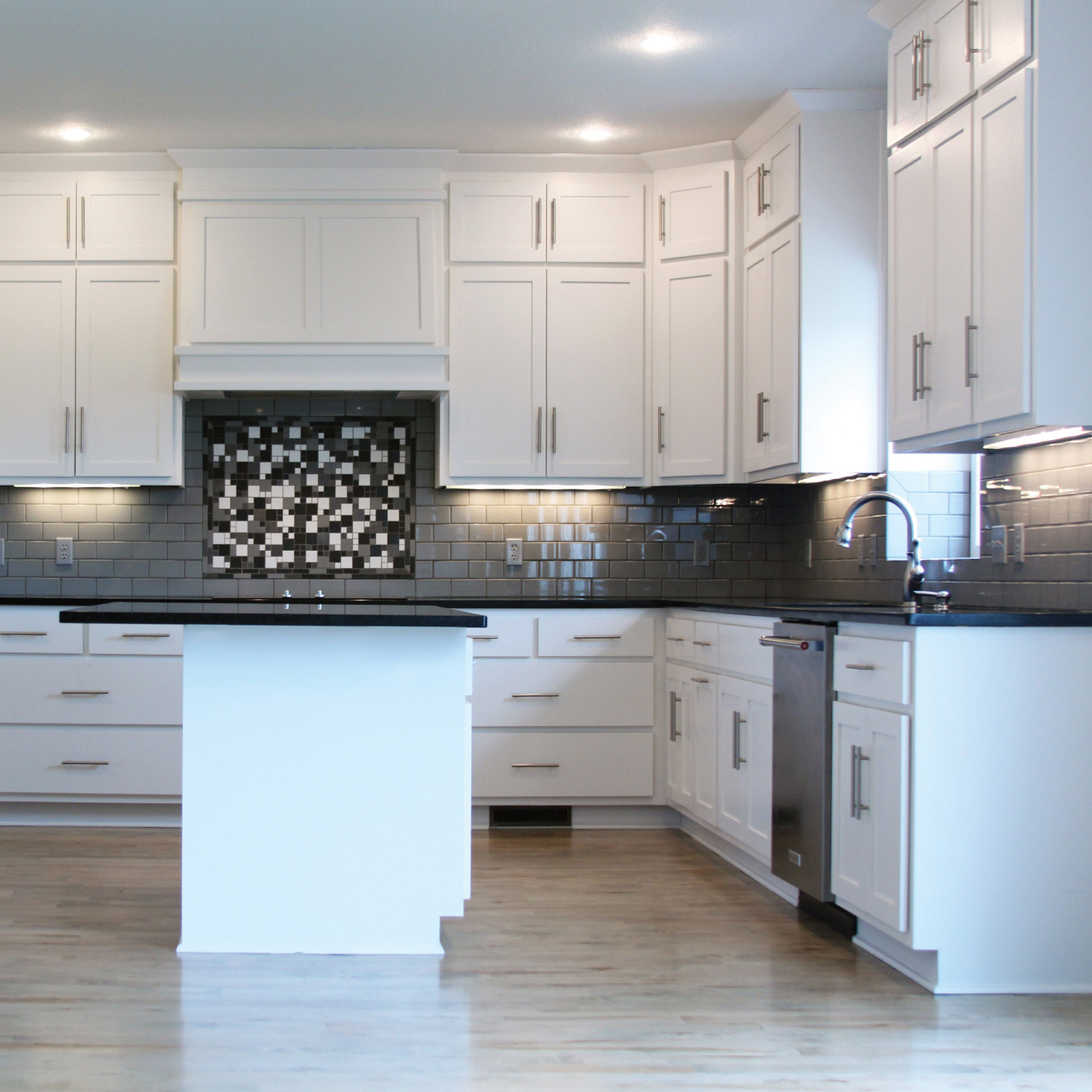 UNDER CAB LED SCCT 34" - WH - 63-505