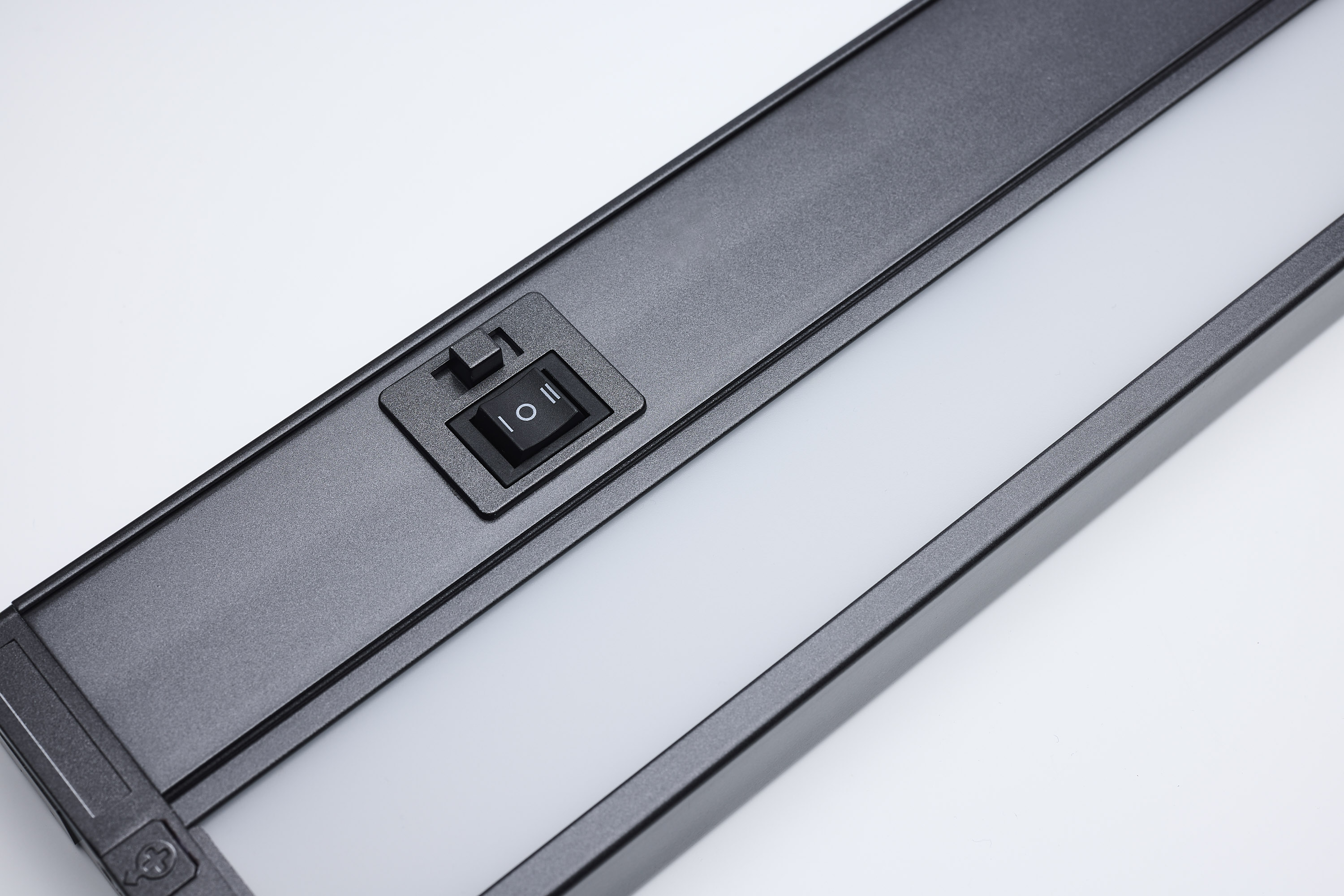 UNDER CAB LED SCCT 28"-DK BRZ - 63-524