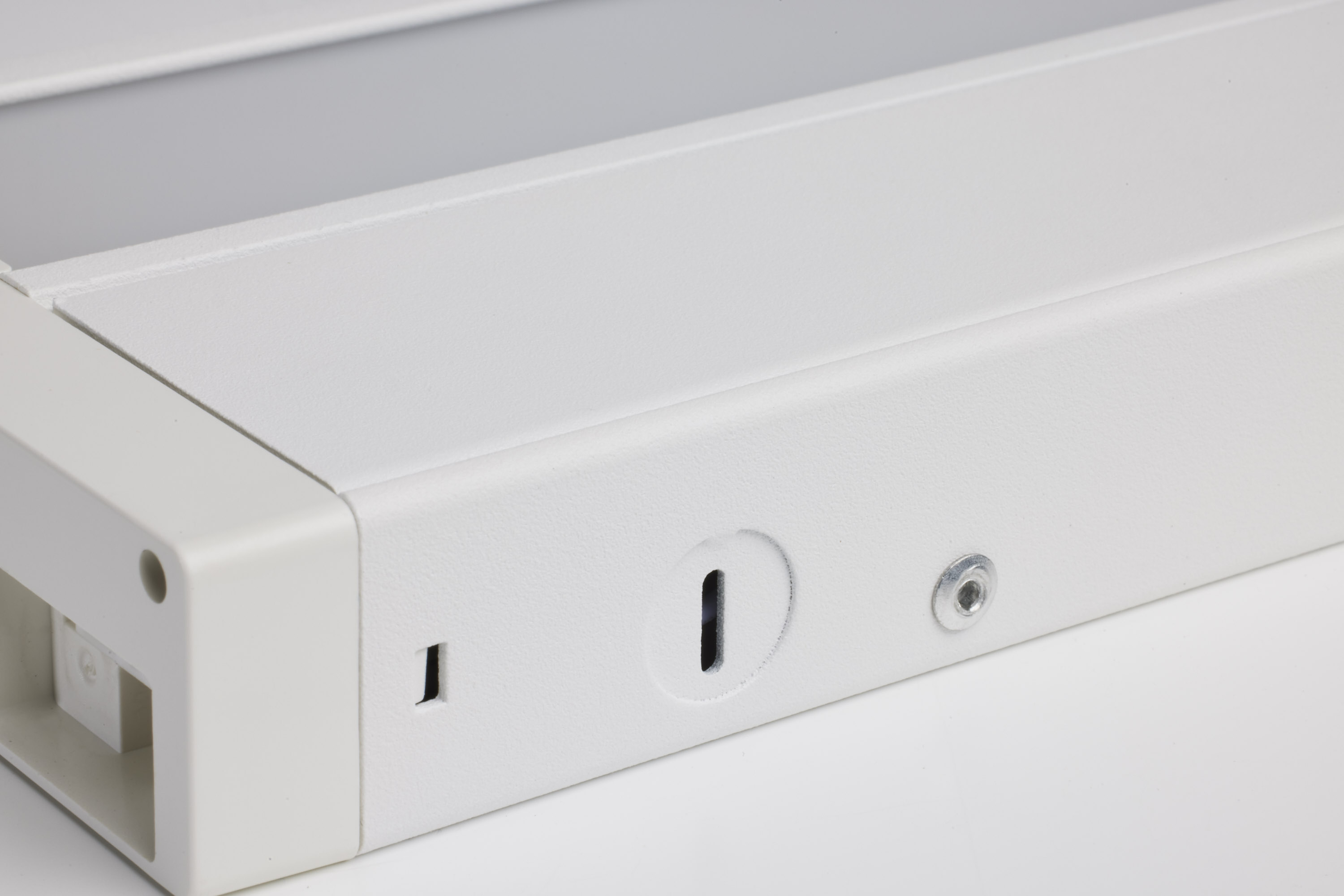 UNDER CAB LED RGB 22" - WH - 63-553