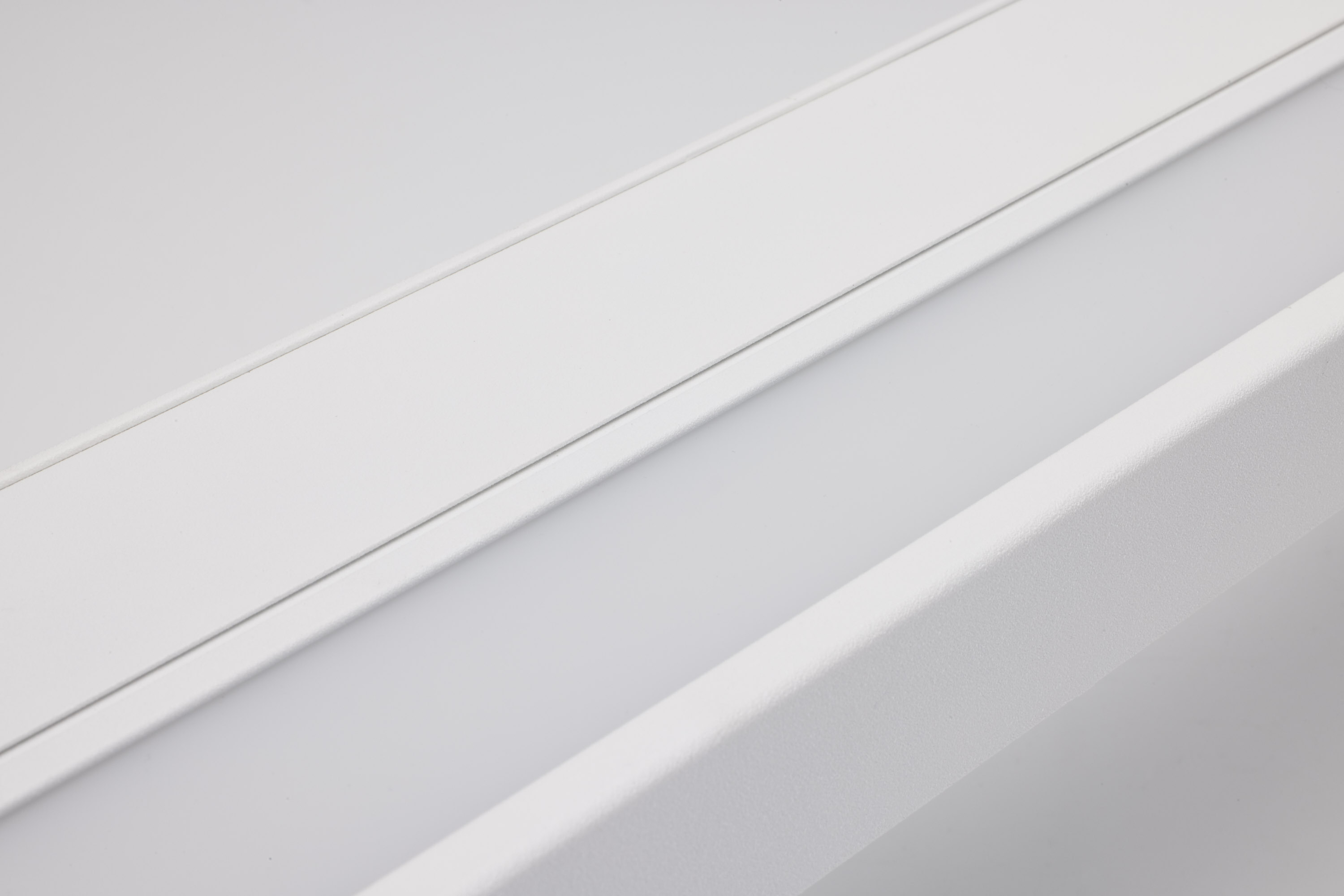 UNDER CAB LED RGB 22" - WH - 63-553