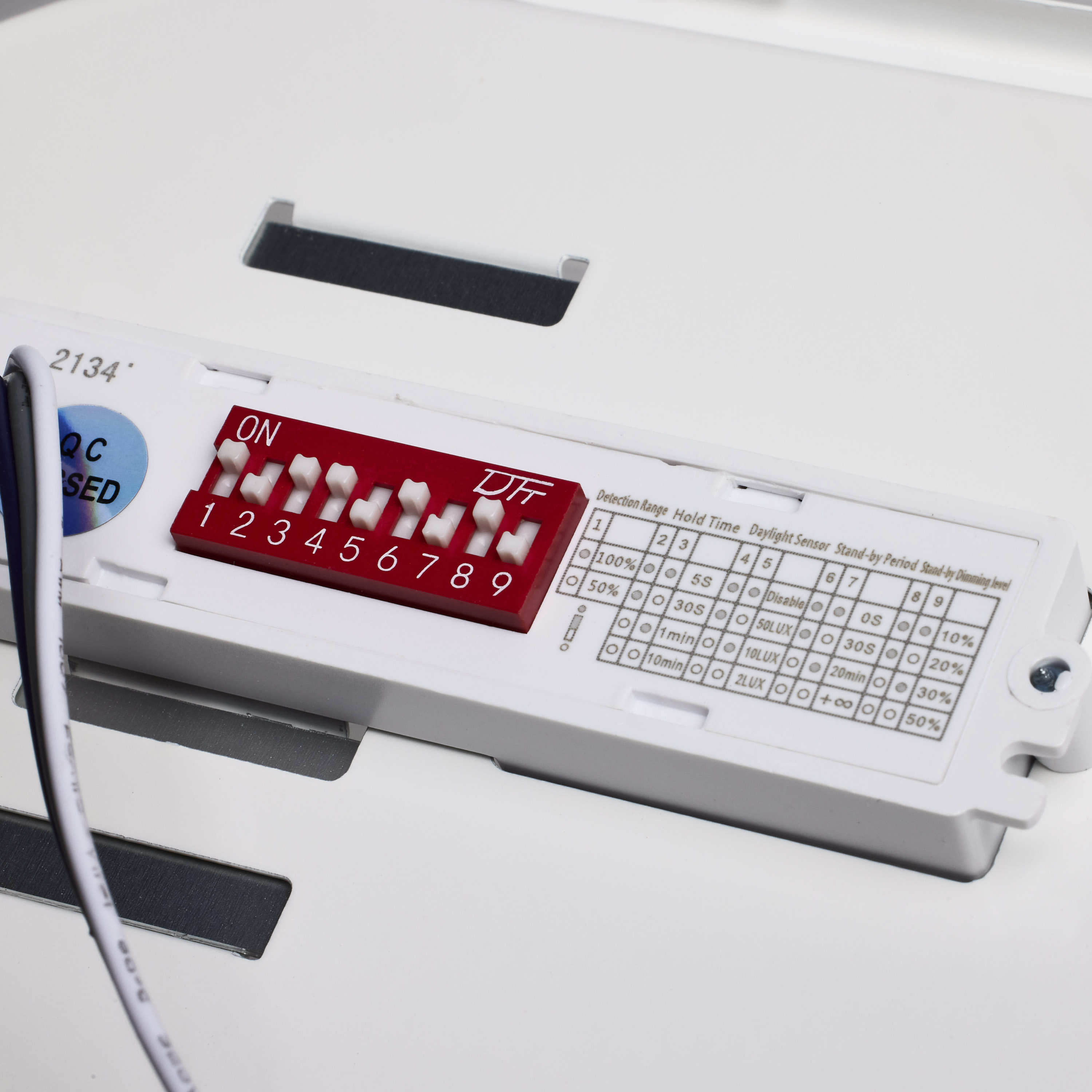 2' 20W LINEAR VAPOR PROOF - 65-823R1