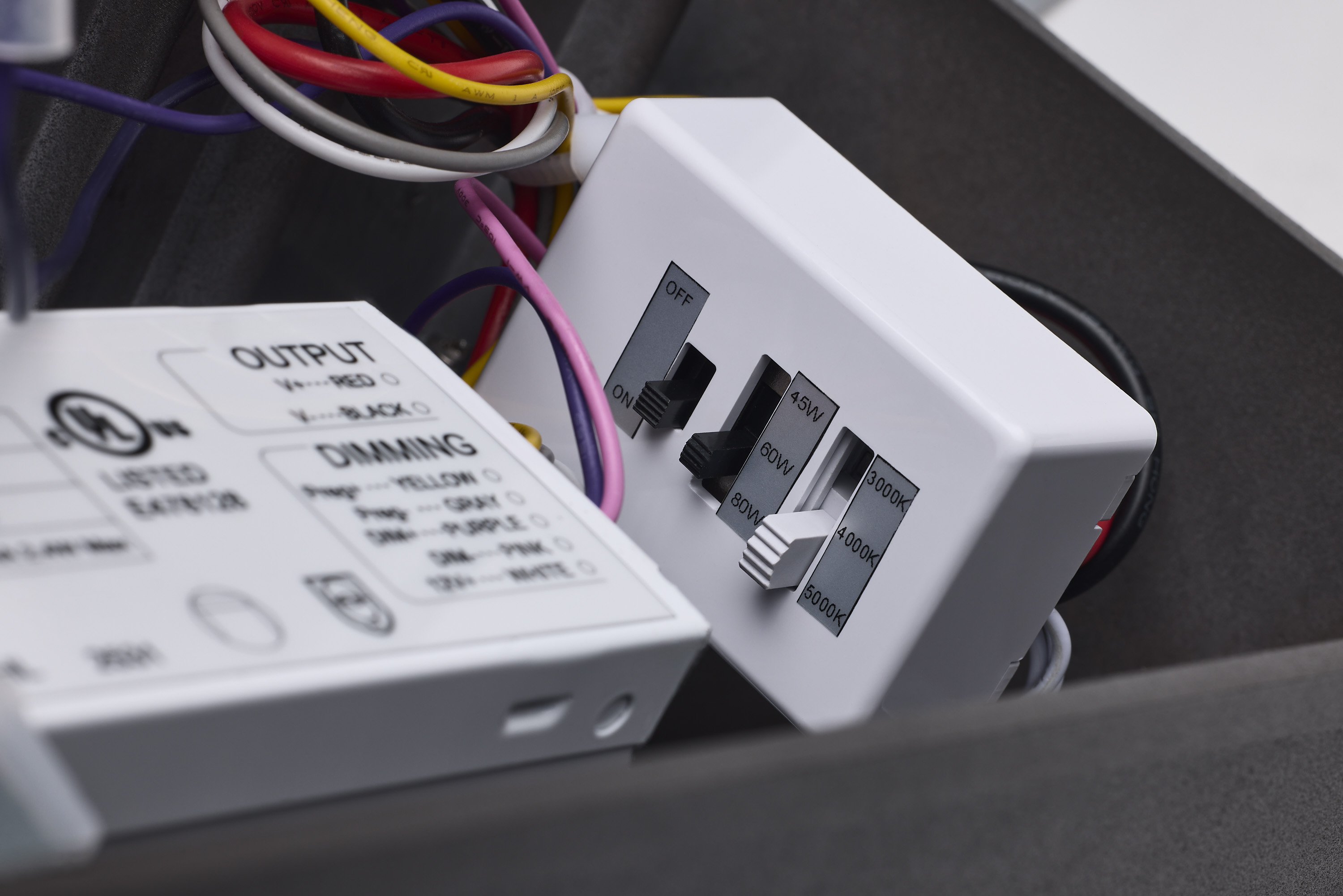 SEMI CUTOFF WALL PACK - 65-942