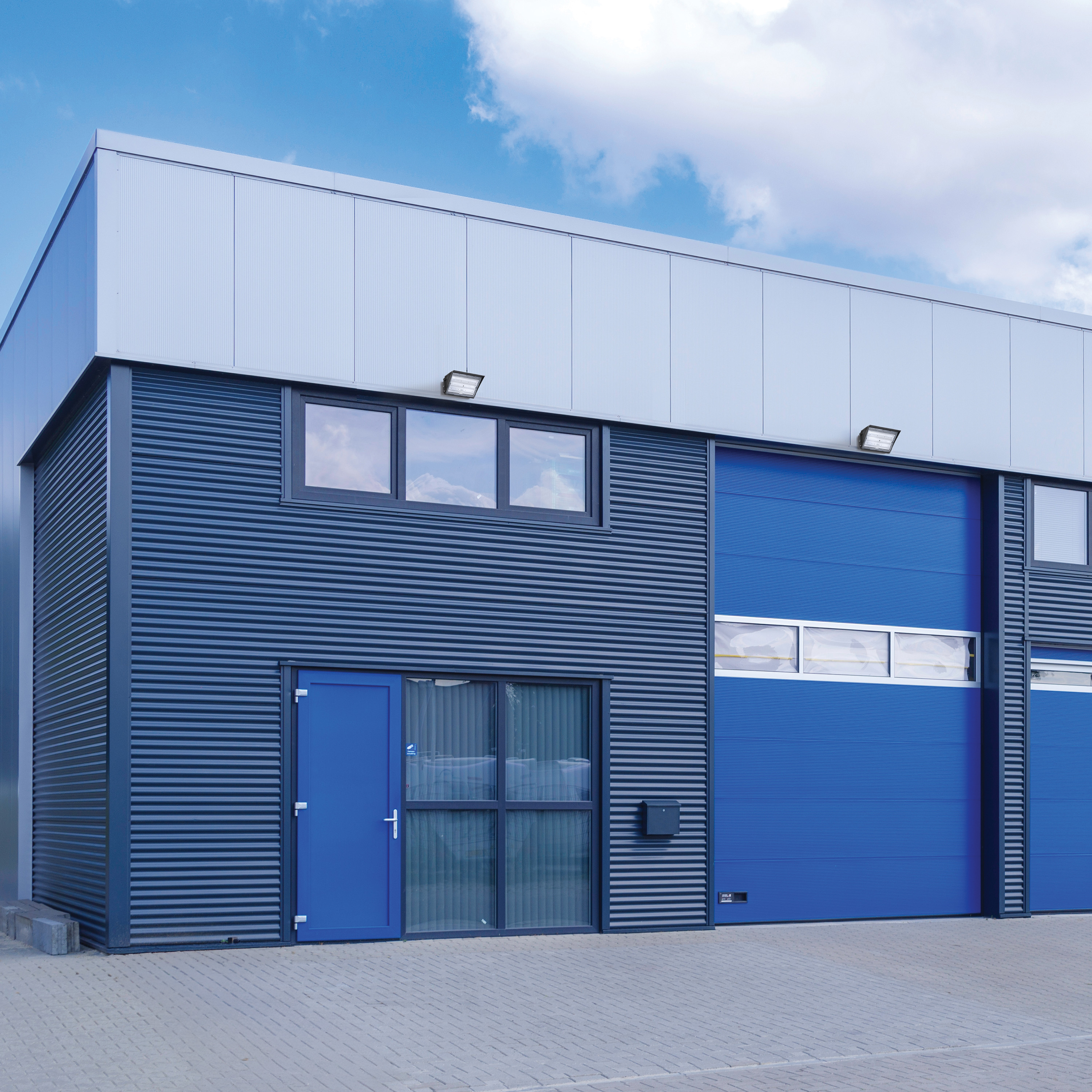 SEMI CUTOFF WALL PACK - 65-942