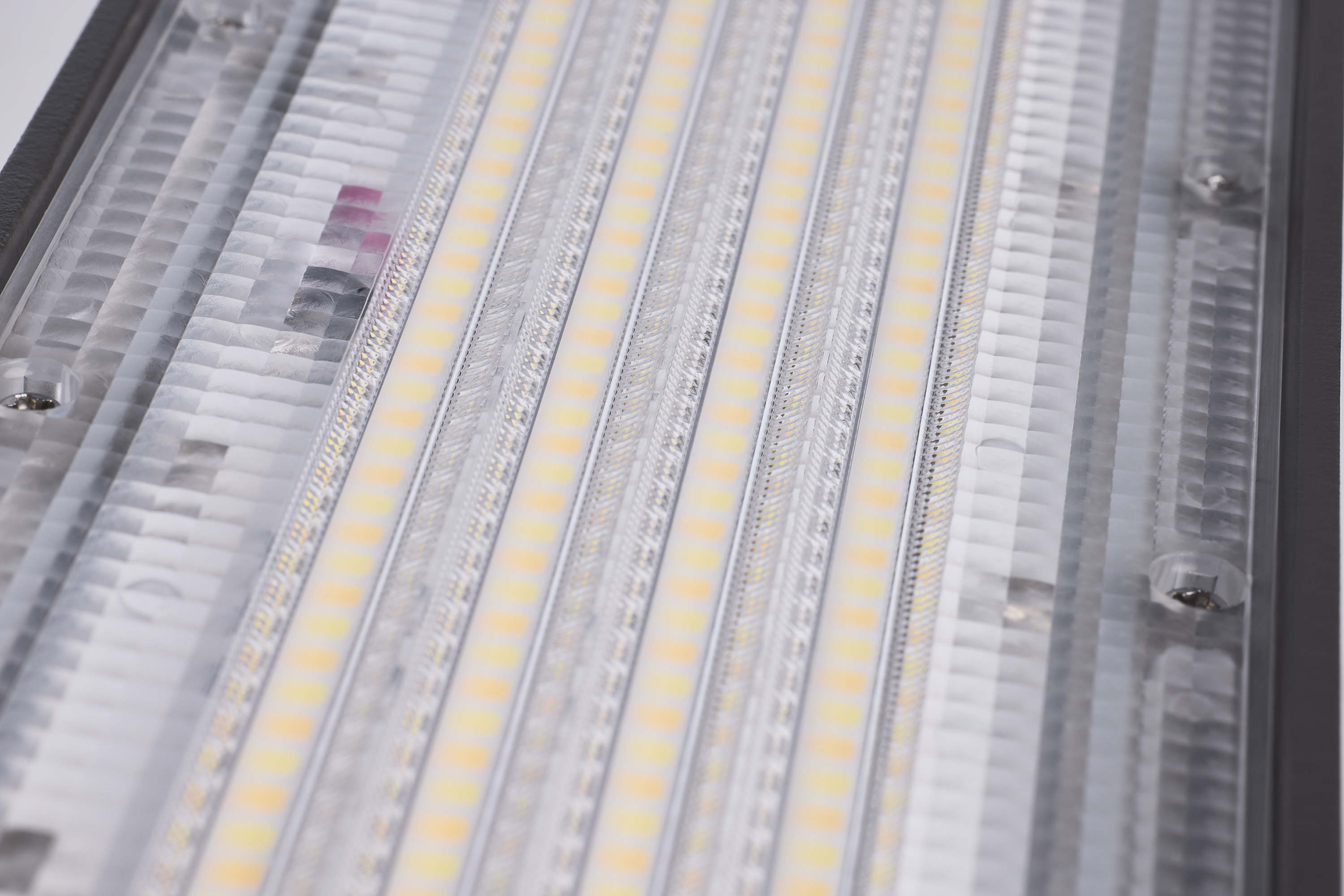 LARGE ADJUSTABLE WALL PACK - 65-944