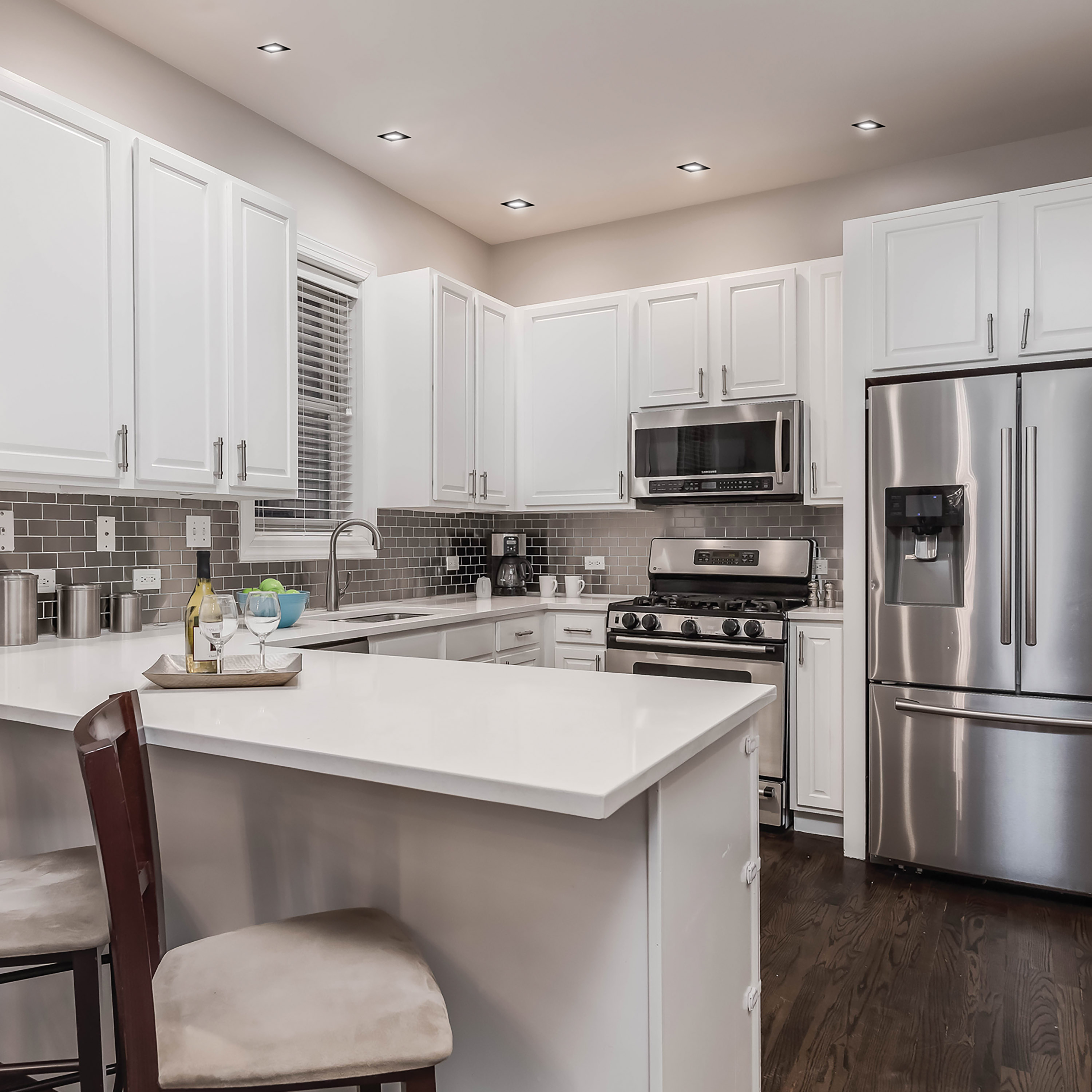 12W/DW/GBL/4/CCT/SQ/RD/BK - S11622R1