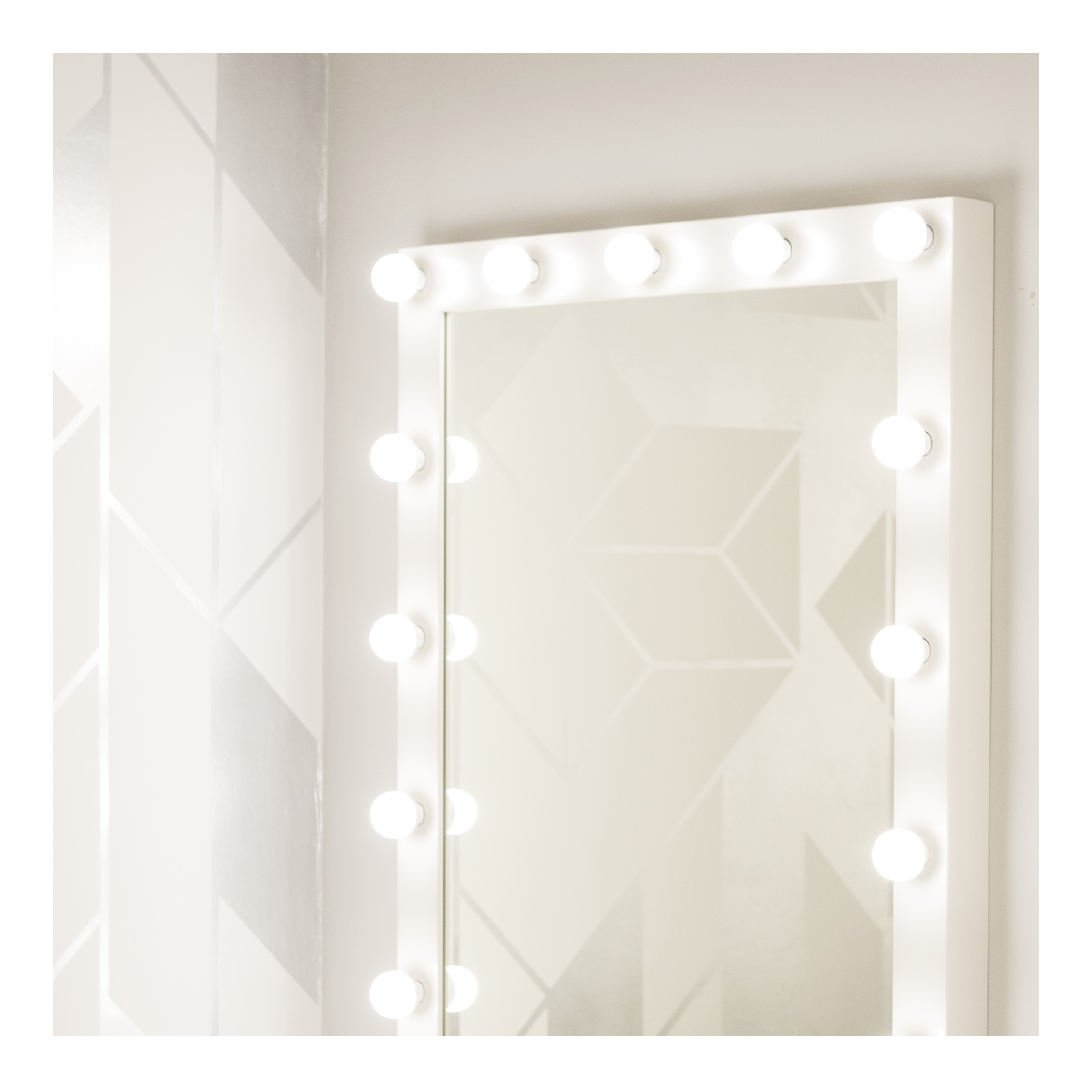 5.5G16.5/LED/CL/940/120V/E26 - S21222