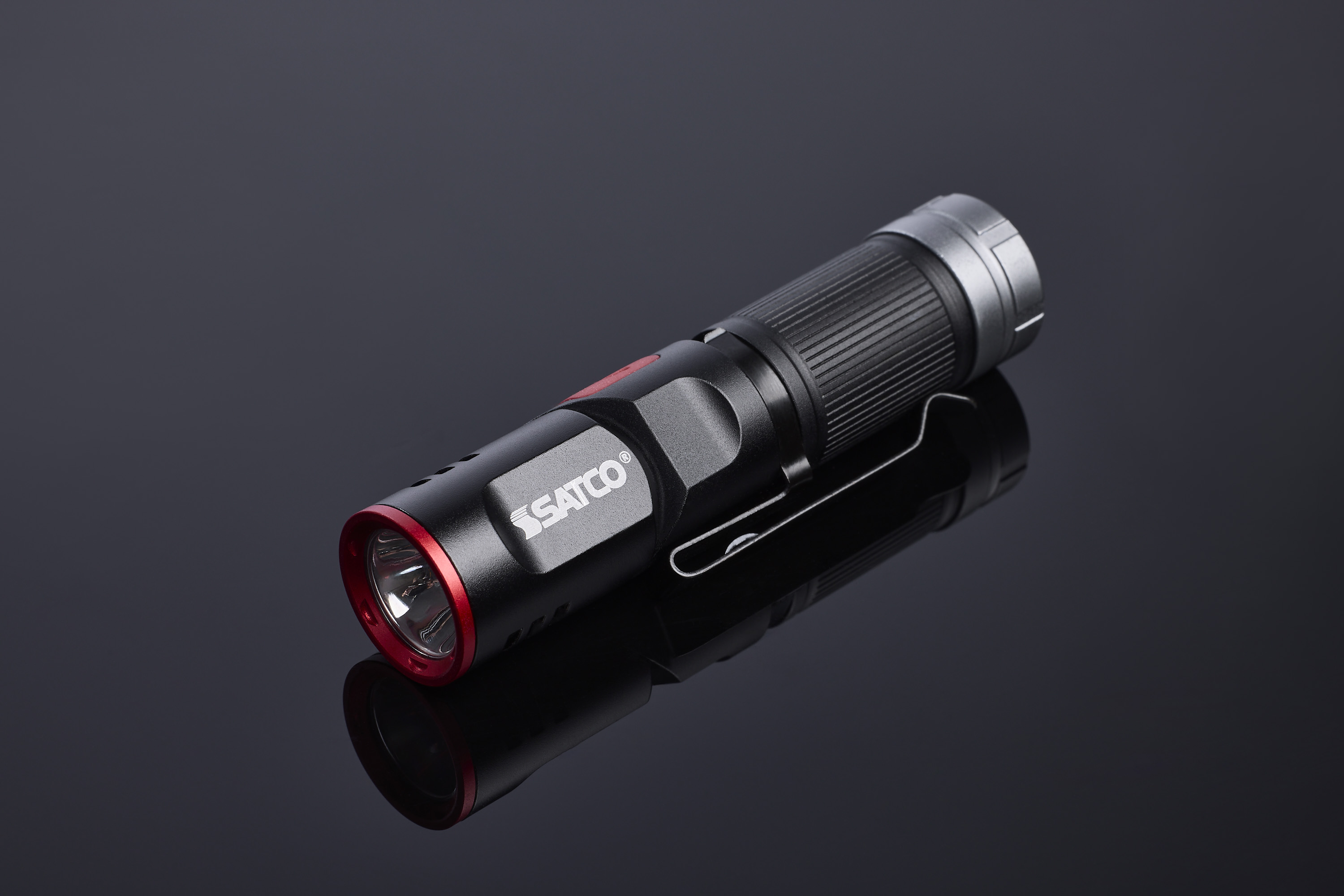 LED COMPACT PIVOT - S30108