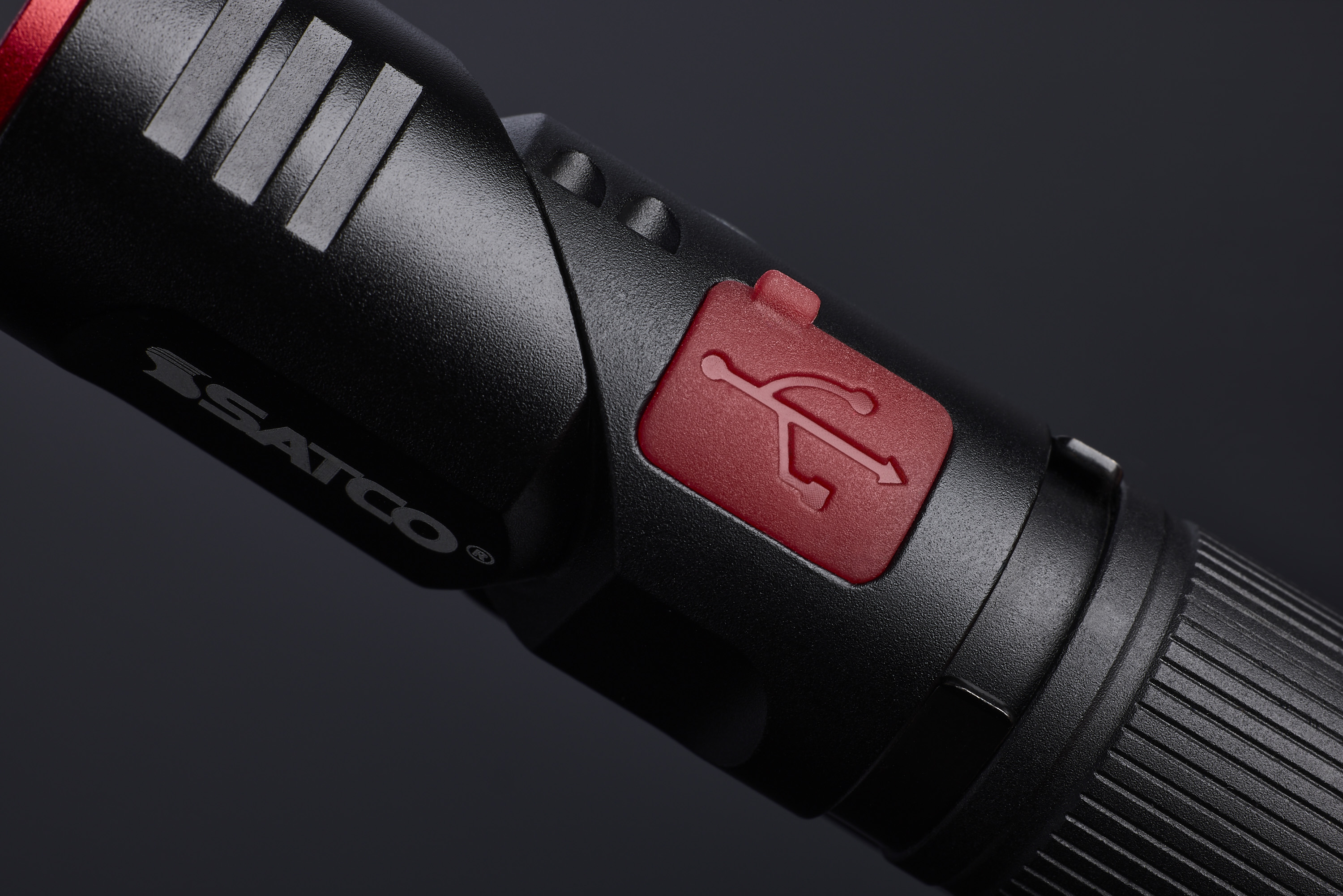 LED COMPACT PIVOT - S30108