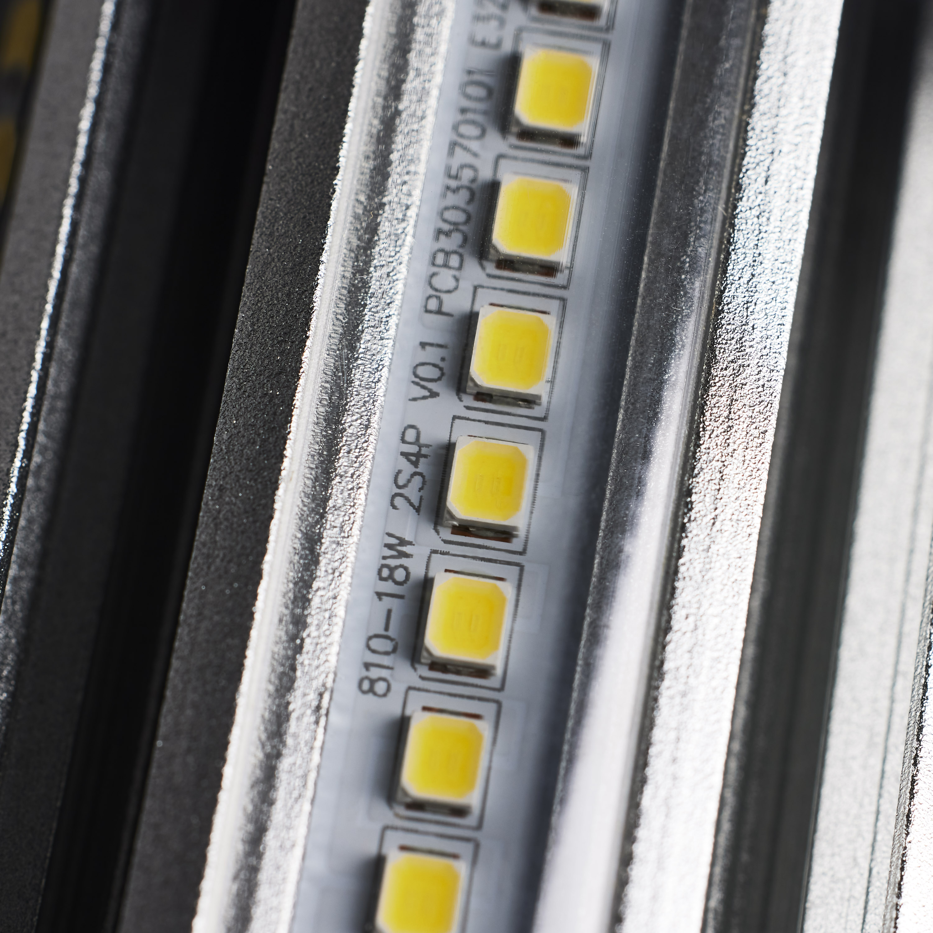 18W/LED/HP/850/100-277V/E26 - S49390