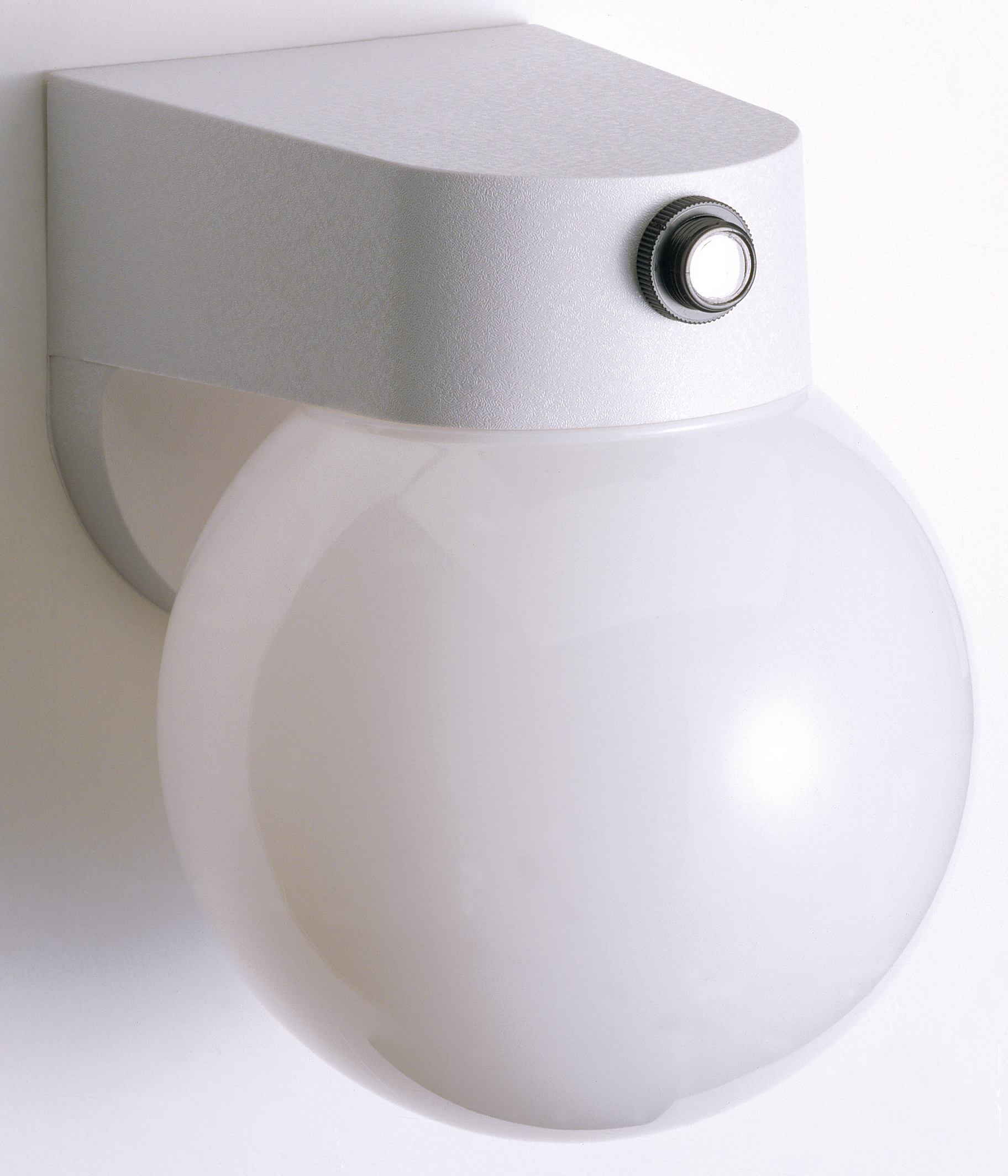 1 LIGHT OUTDOOR WALL FIXTURE - SF77-751