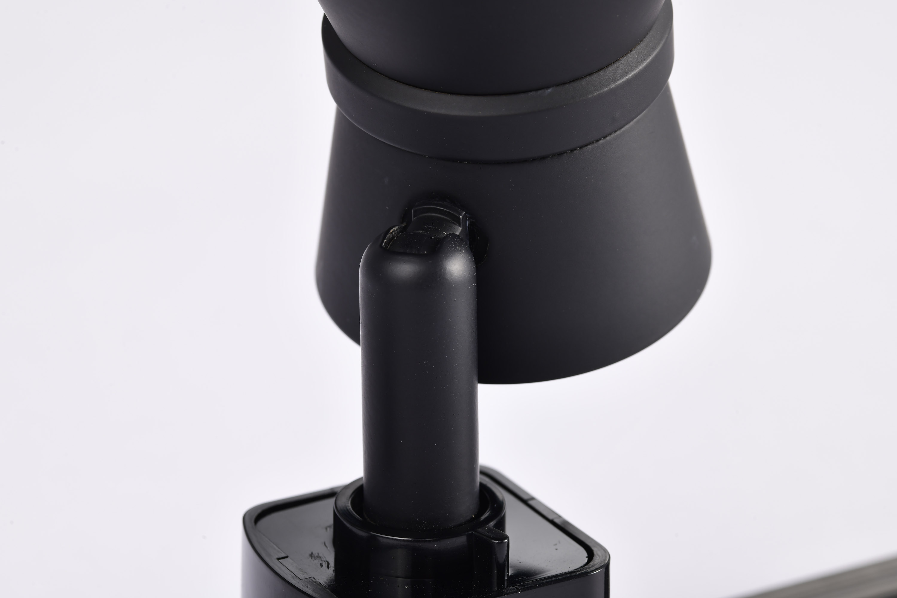 12W LED CINCH TRACK HEAD 24 - TH631