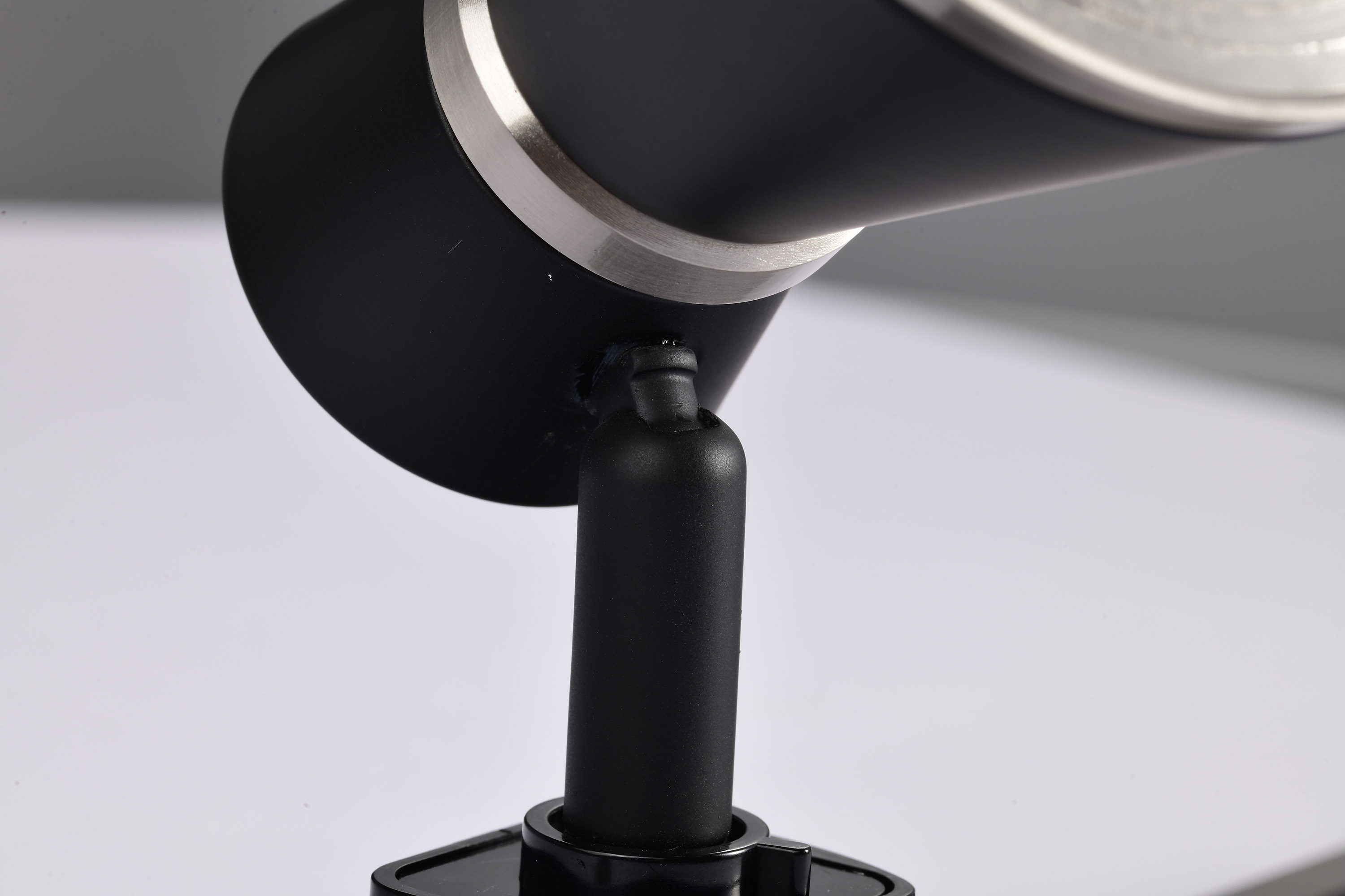 12W LED CINCH TRACK HEAD 36 - TH644