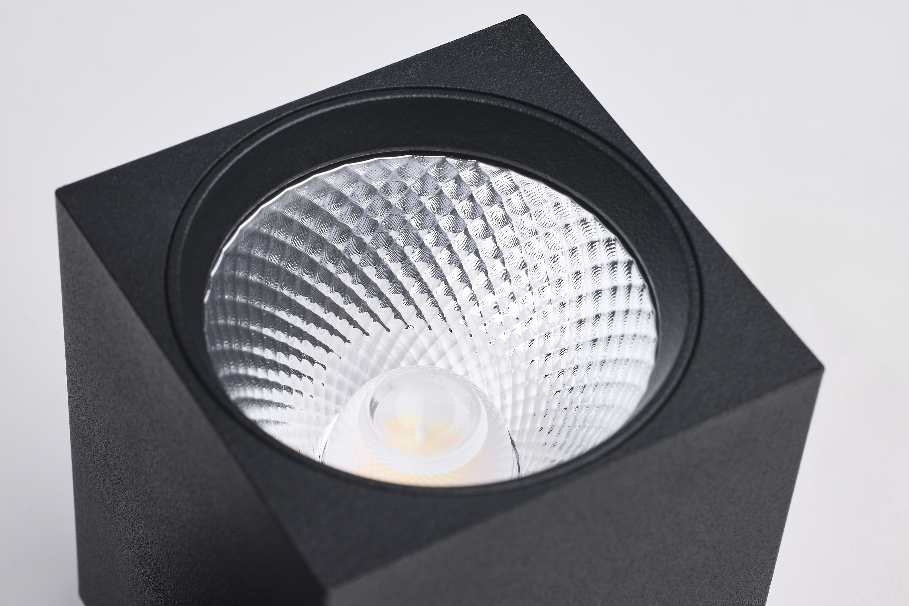 8W SQUARE D2W 6CCT BLACK 36' - TH752