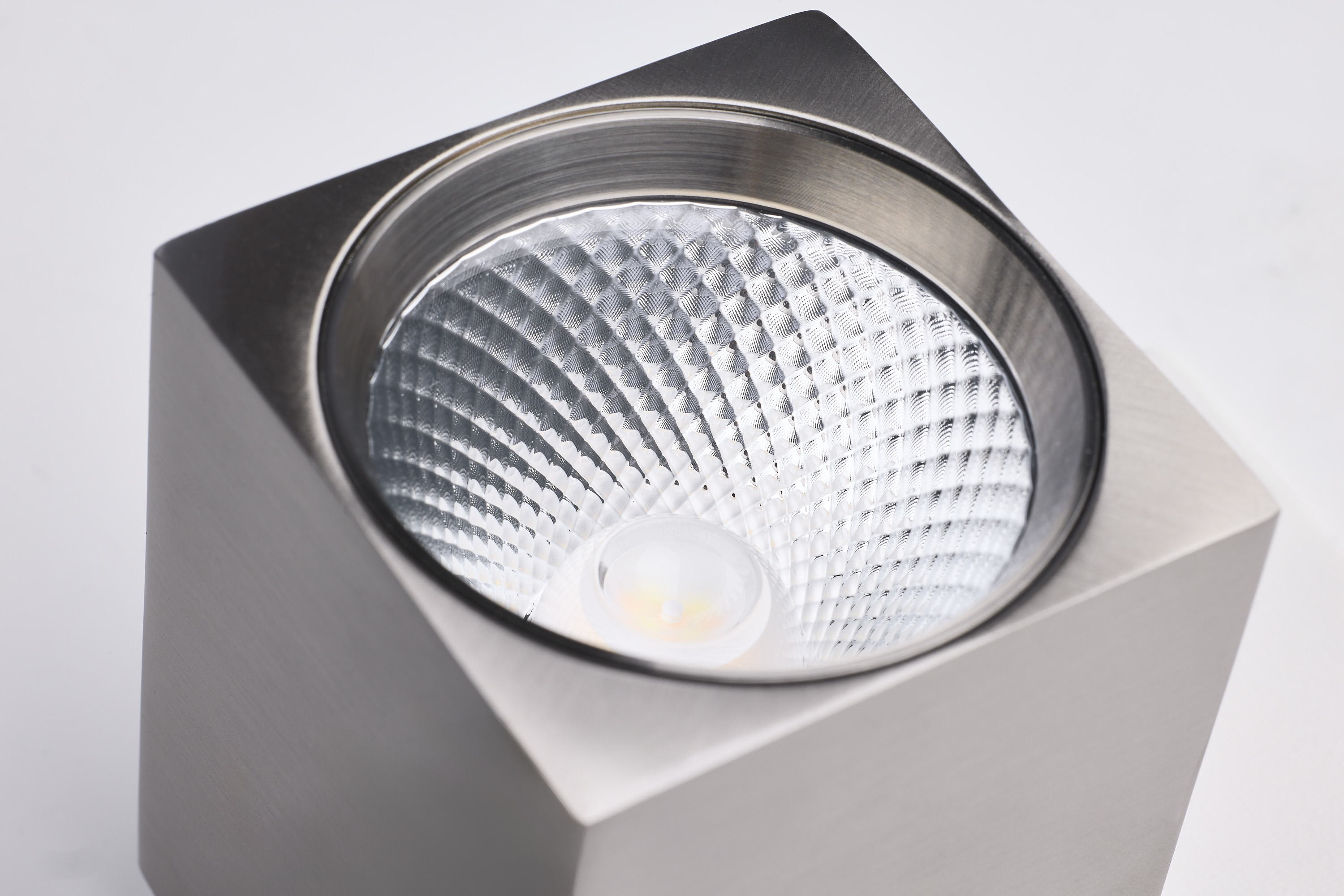 8W SQUARE D2W 6CCT BR NICK 36' - TH753