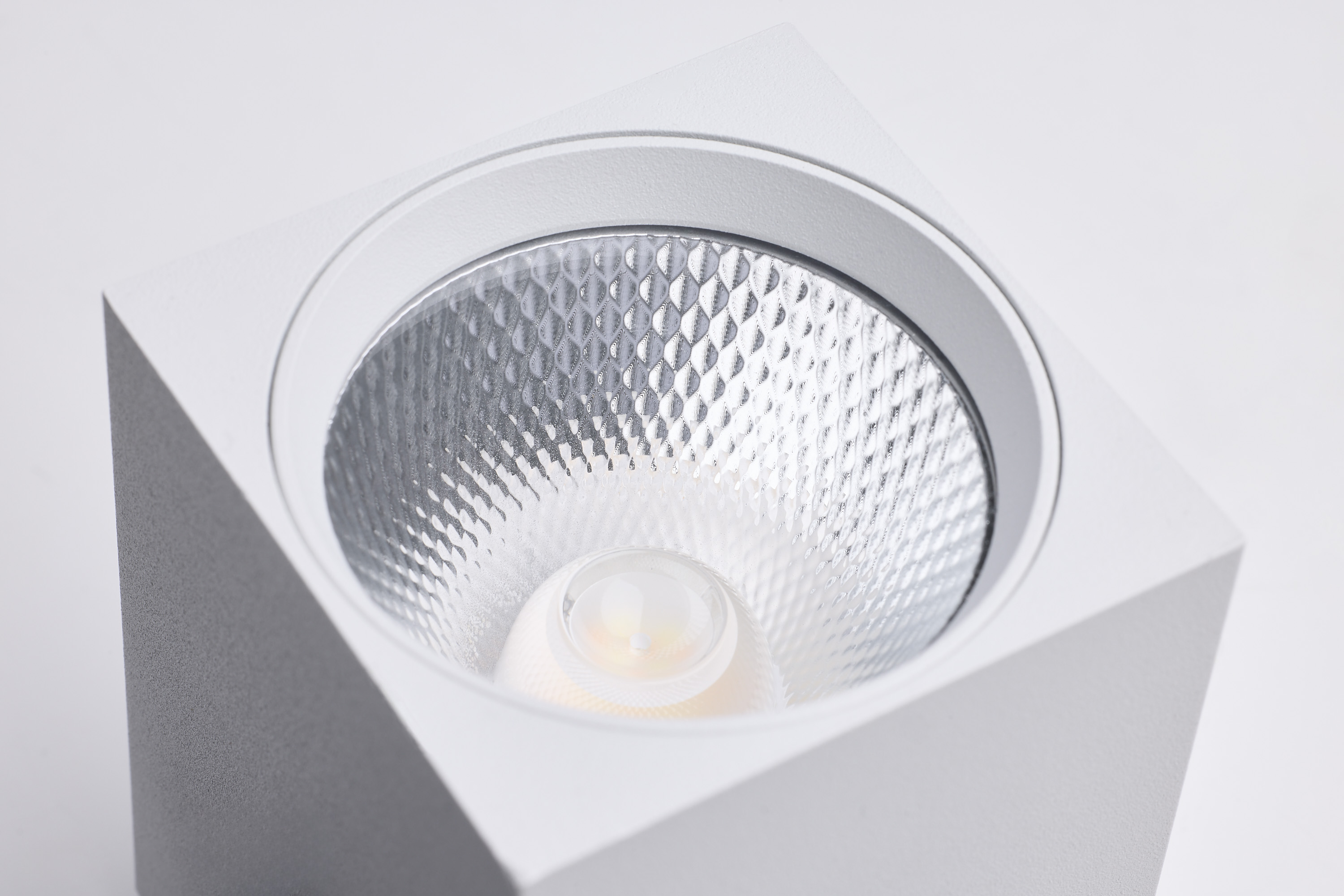 8W SQUARE D2W 6CCT WHITE 48' - TH754