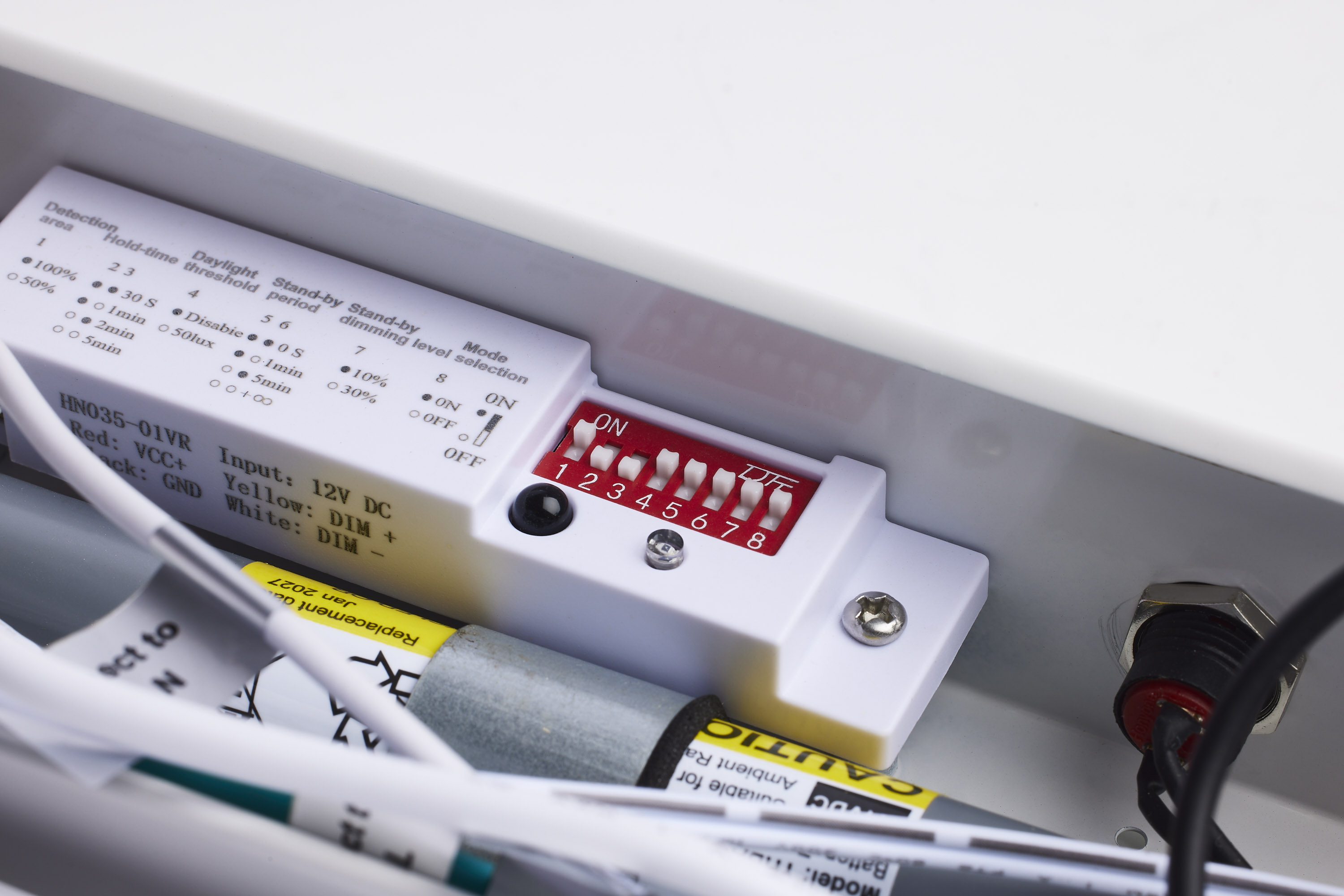 2' LINEAR STRIP W/ EM & SENSOR - 65-698