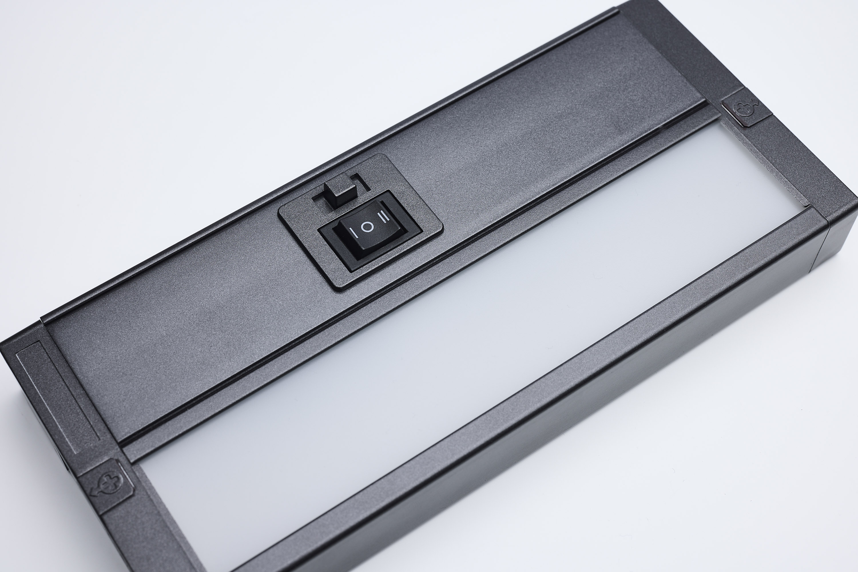 UNDER CAB LED 3CCT 8"-DK BRZ - 63-520